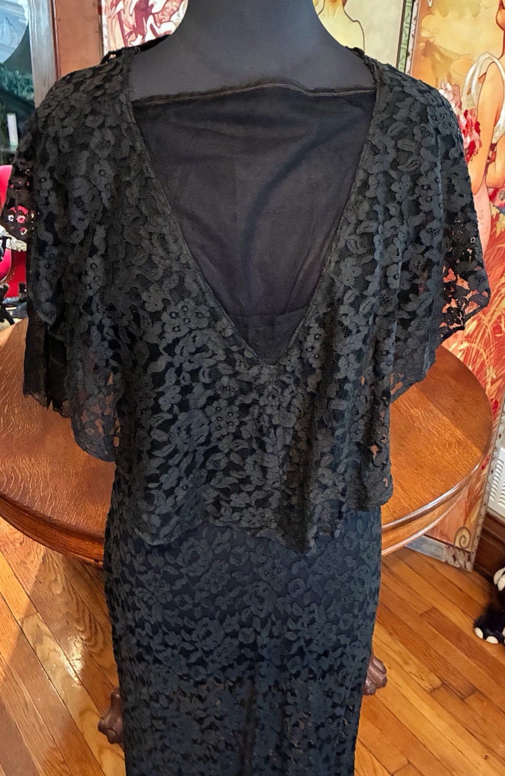 1920’S/30’S Black Art Deco Bias Cut Flutter Capelet Lace Evening Dress Small ￼
