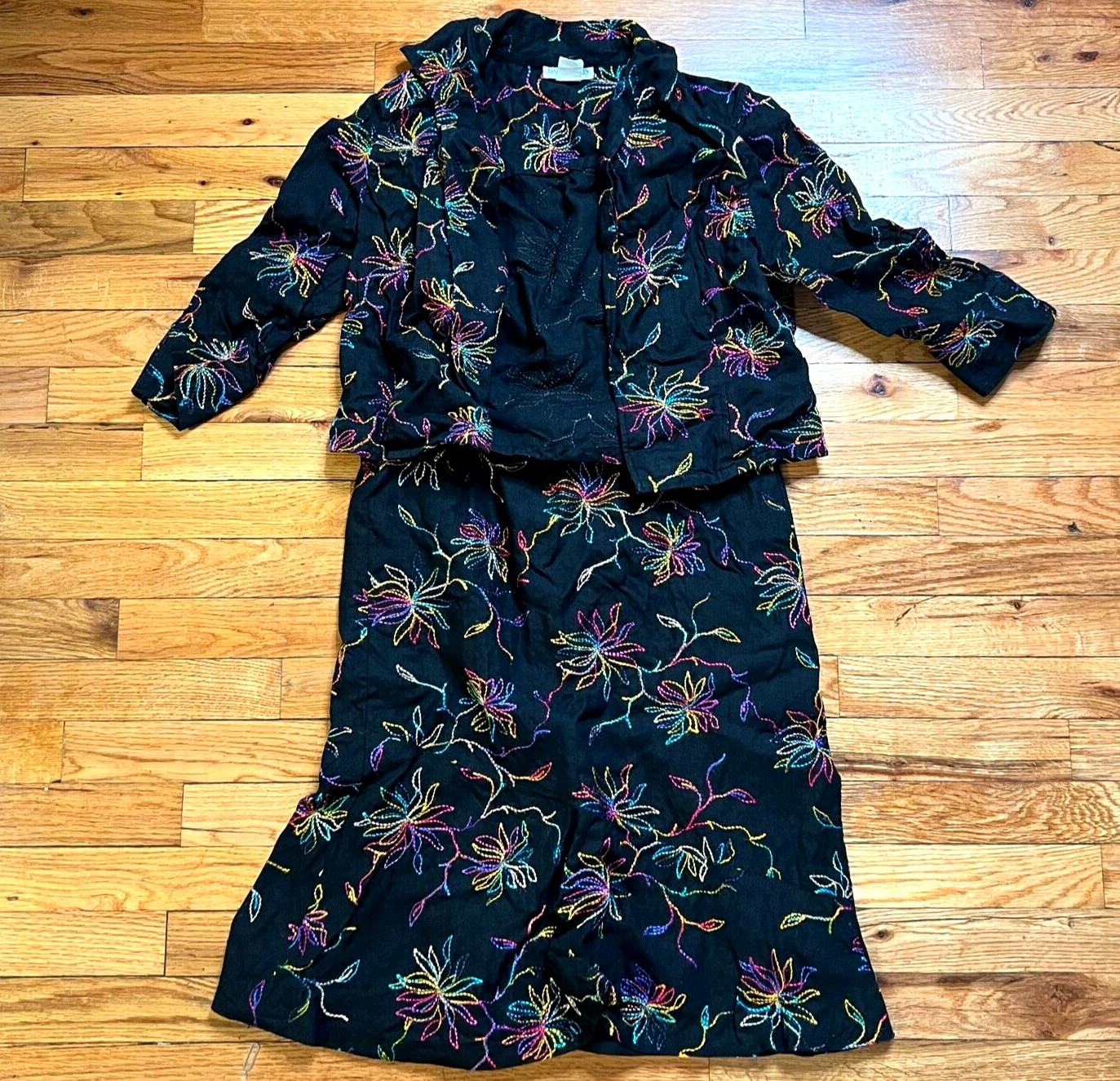 VTG Floral Skirt Suit 2-Piece Embroidered Floral Barry Bricken Sz XS No Tag
