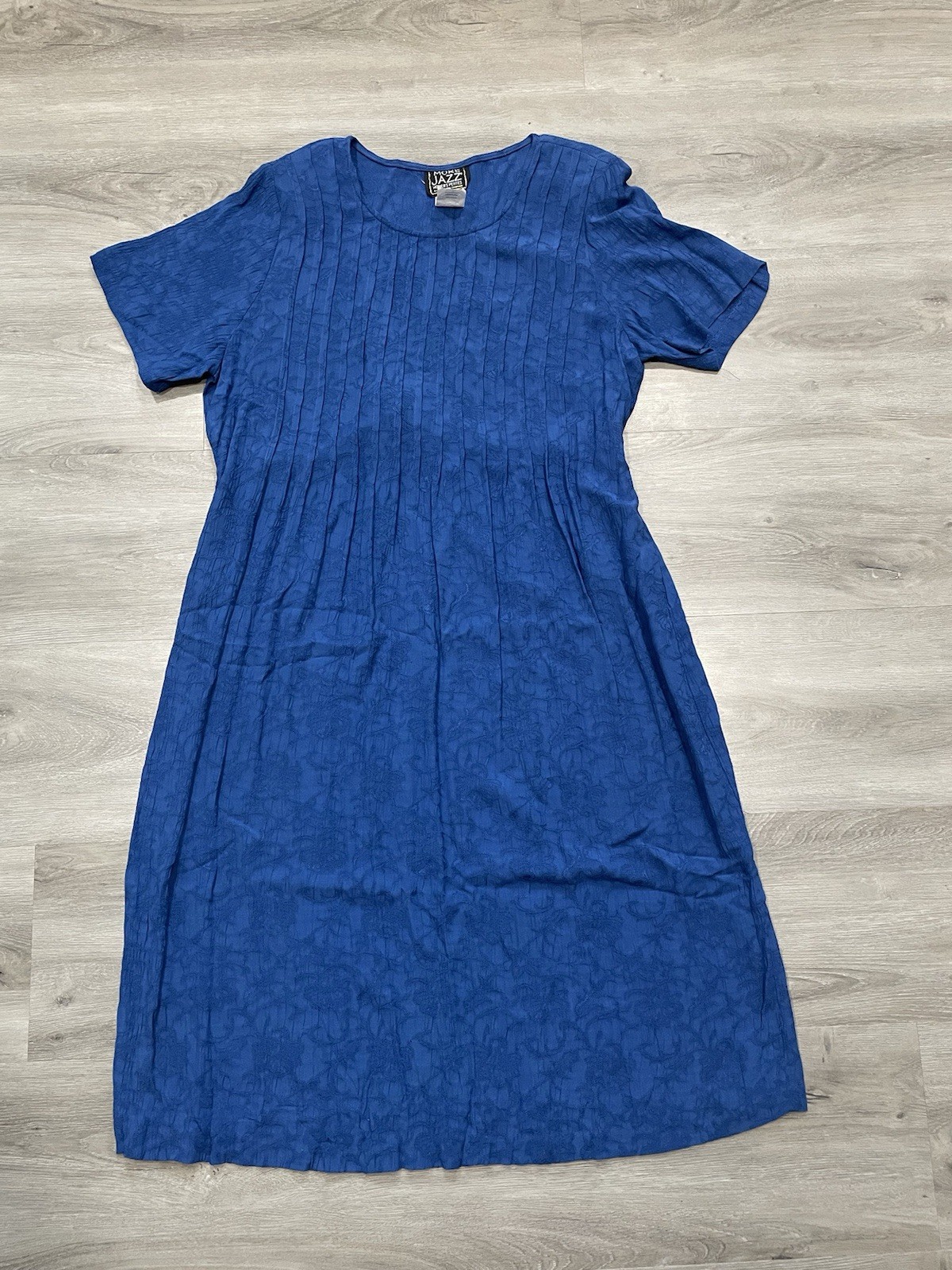 More Jazz Women’s Petite 14WP Blue Floral Jacquard Plissé Midi Dress Shortsleeve