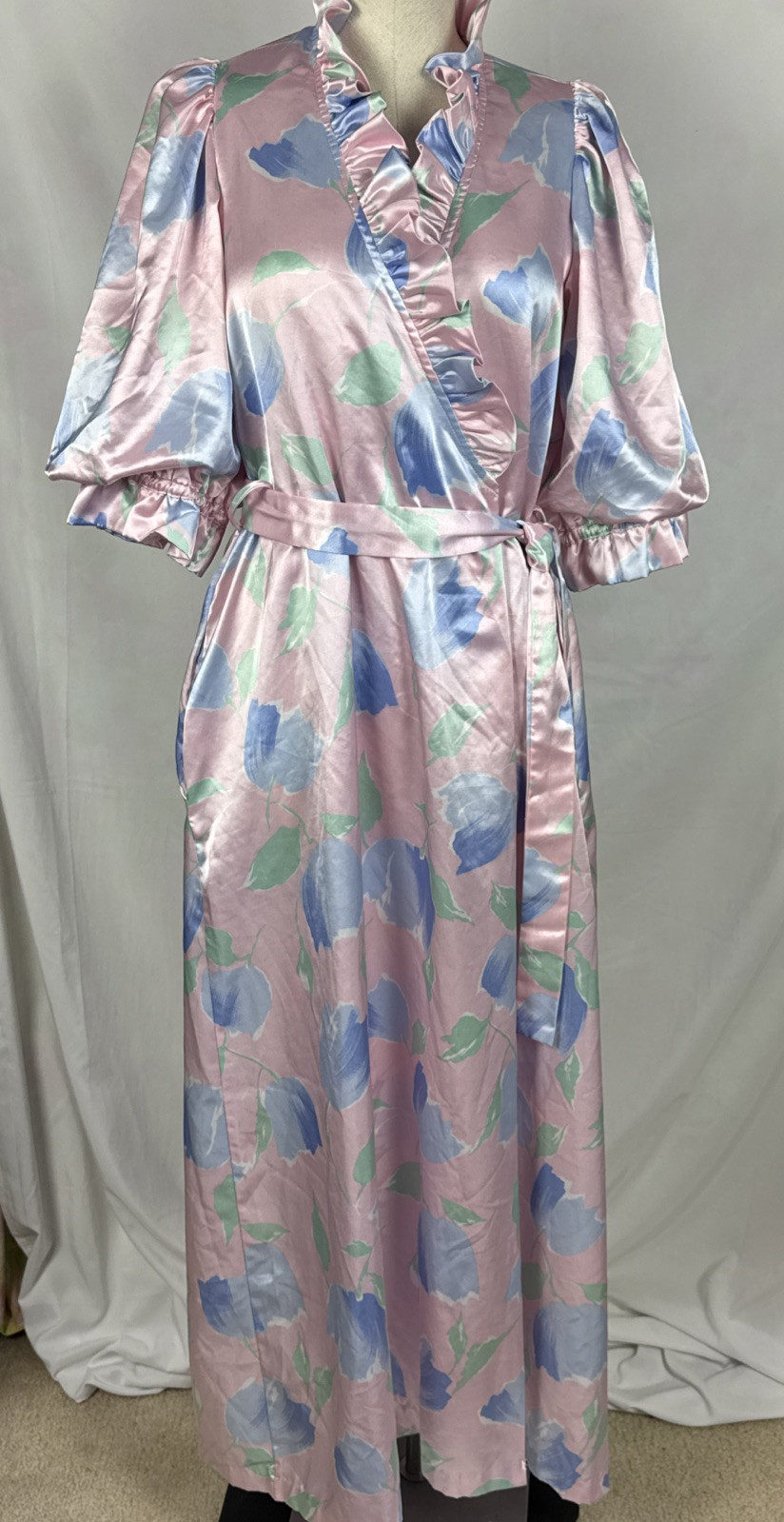 VINTAGE 1980’s B by Barad SMALL Satin Floral Robe +Belt – Golden Girls FL Lounge