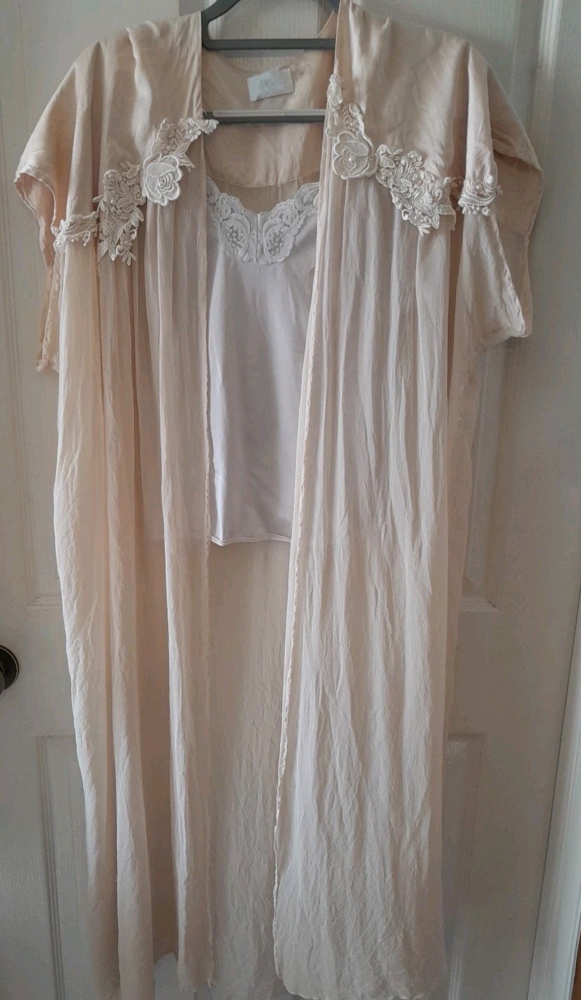Vintage 60s Duster In Ivory Lace And Pearl Embroider. 46 Pit. B11