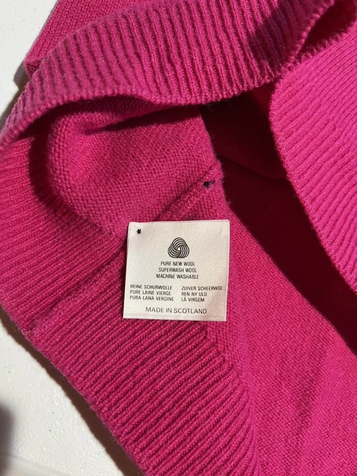 vtg Pringle 100% Wool Sweater Scotland Made Pink Purple V-Neck Knit Women Medium