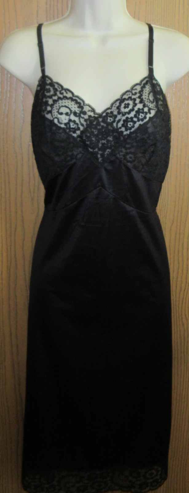 vintage size 36 VASSARETTE BLACK sheer mega LACE NYLON full slip NIGHTGOWN