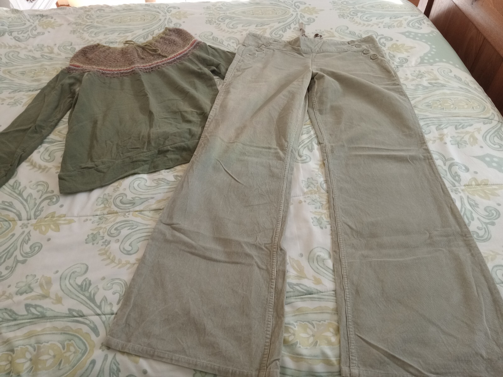 Vintage Delia’s Juniors XL Sweater And 13/14 Corduory Tan Pants With Wide Flare