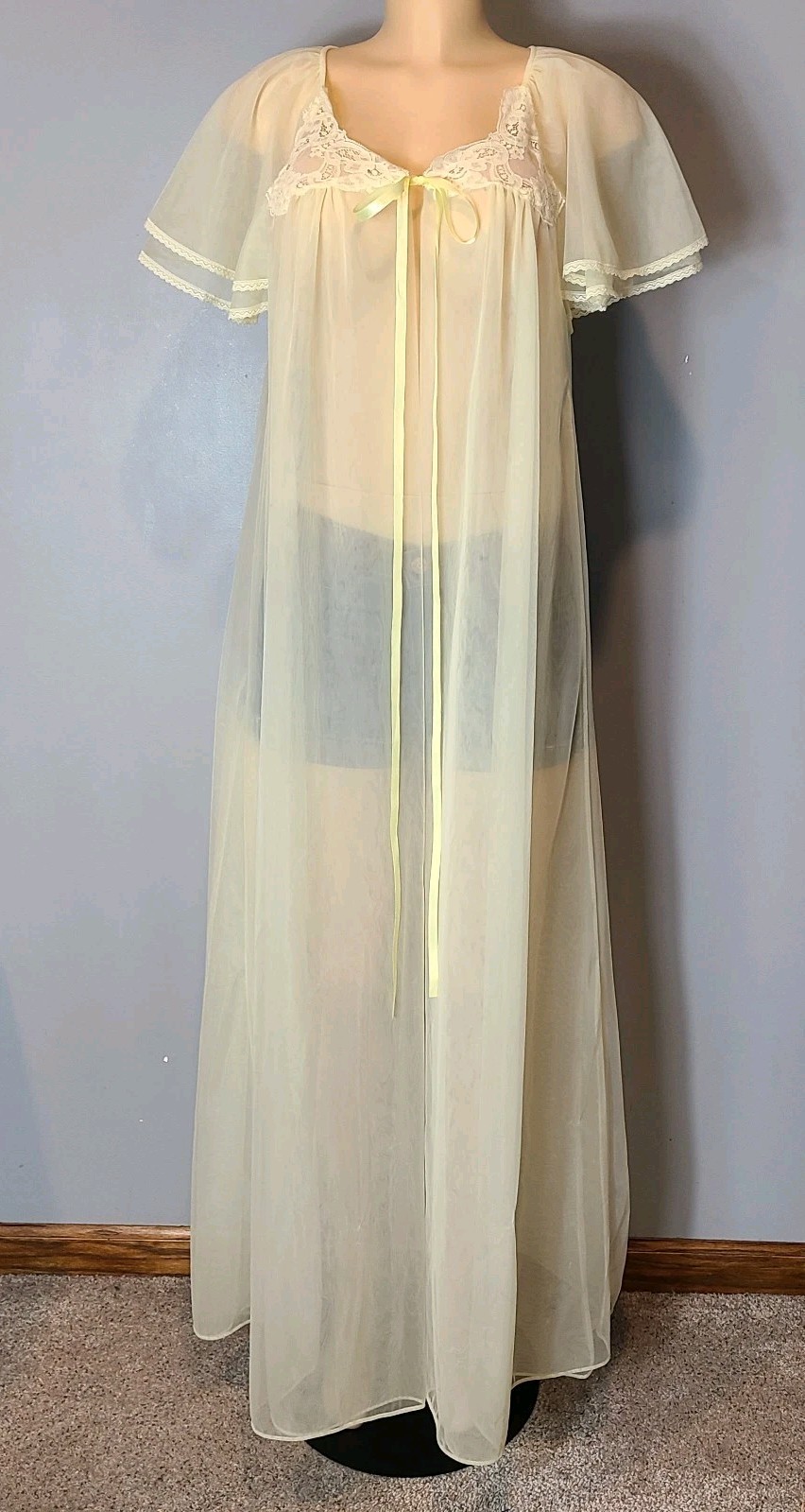 Vtg 70s Dreamy Lace Maxi Peignor Robe Ethereal Fairy Sz M Flowy Regency Dainty