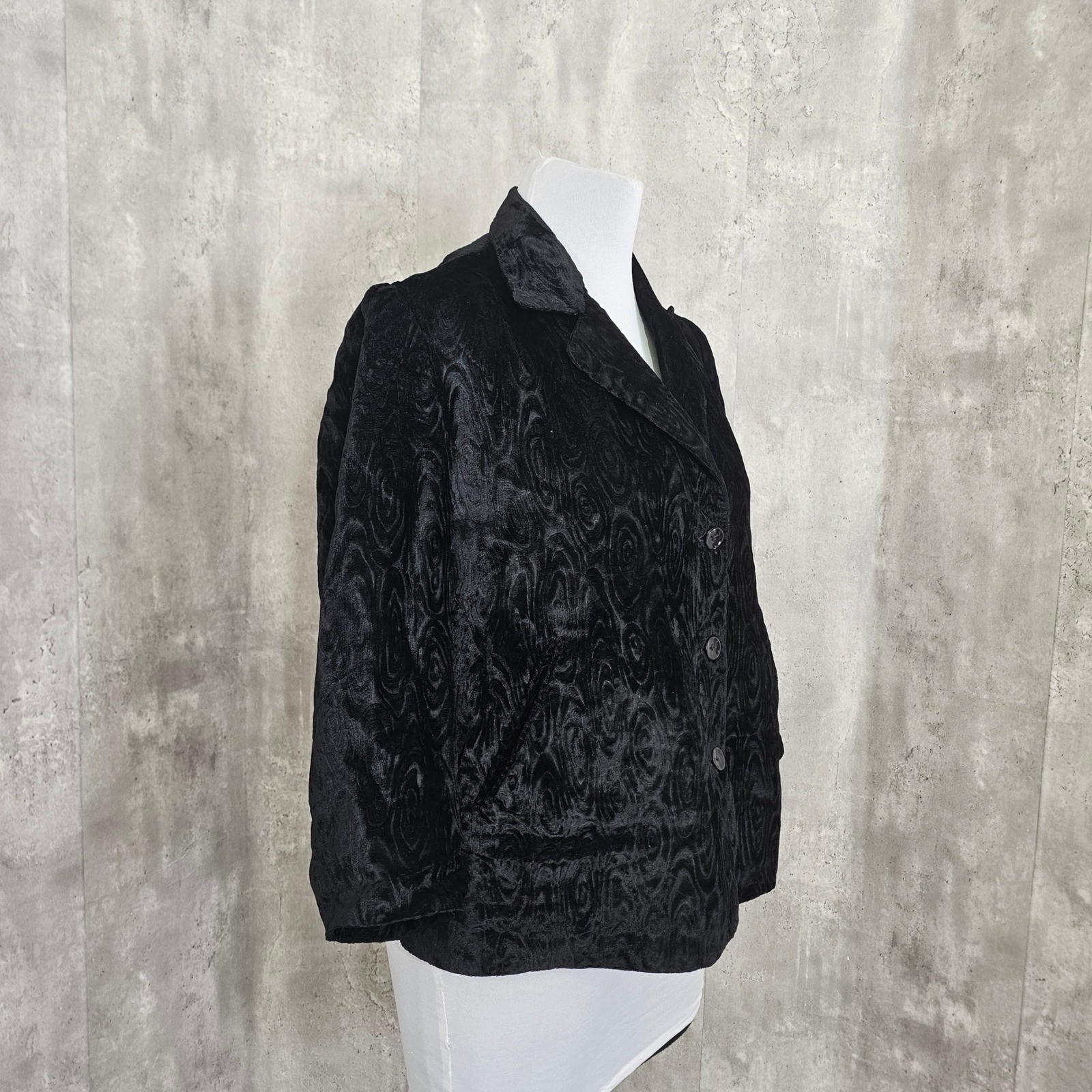 Vintage Black Embossed Velvet Jacket Womens L Gothic Witchy Evening Coat
