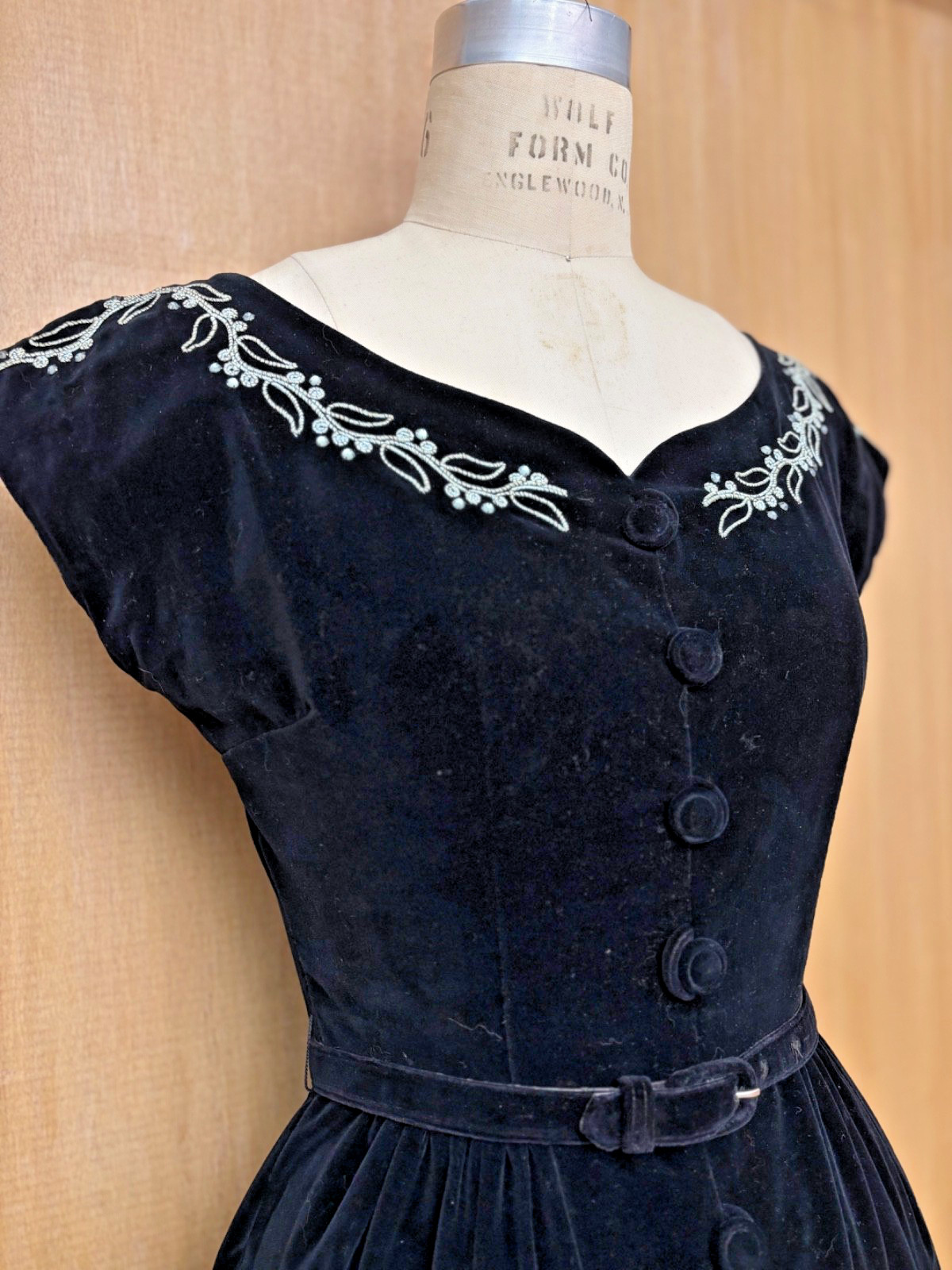 VTG 40s 50s MINX MODES Velveteen Dress Cord Embroidery Rhinestone Boat Neck XS