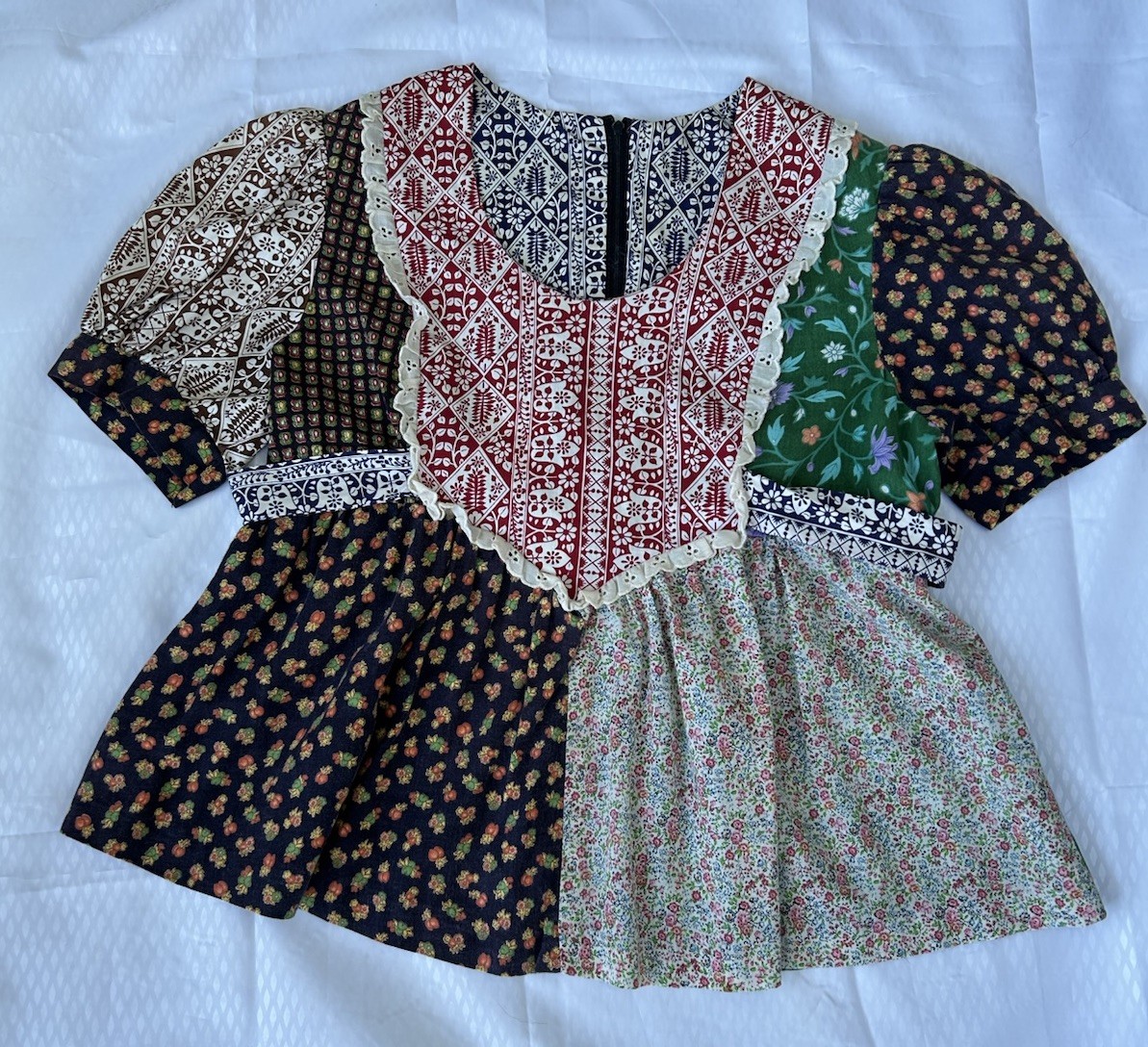 Vtg 1975 Boho Sm Blouse Pieced Quilt Patchwork Empire Waist Tie Back Eyelet yoke