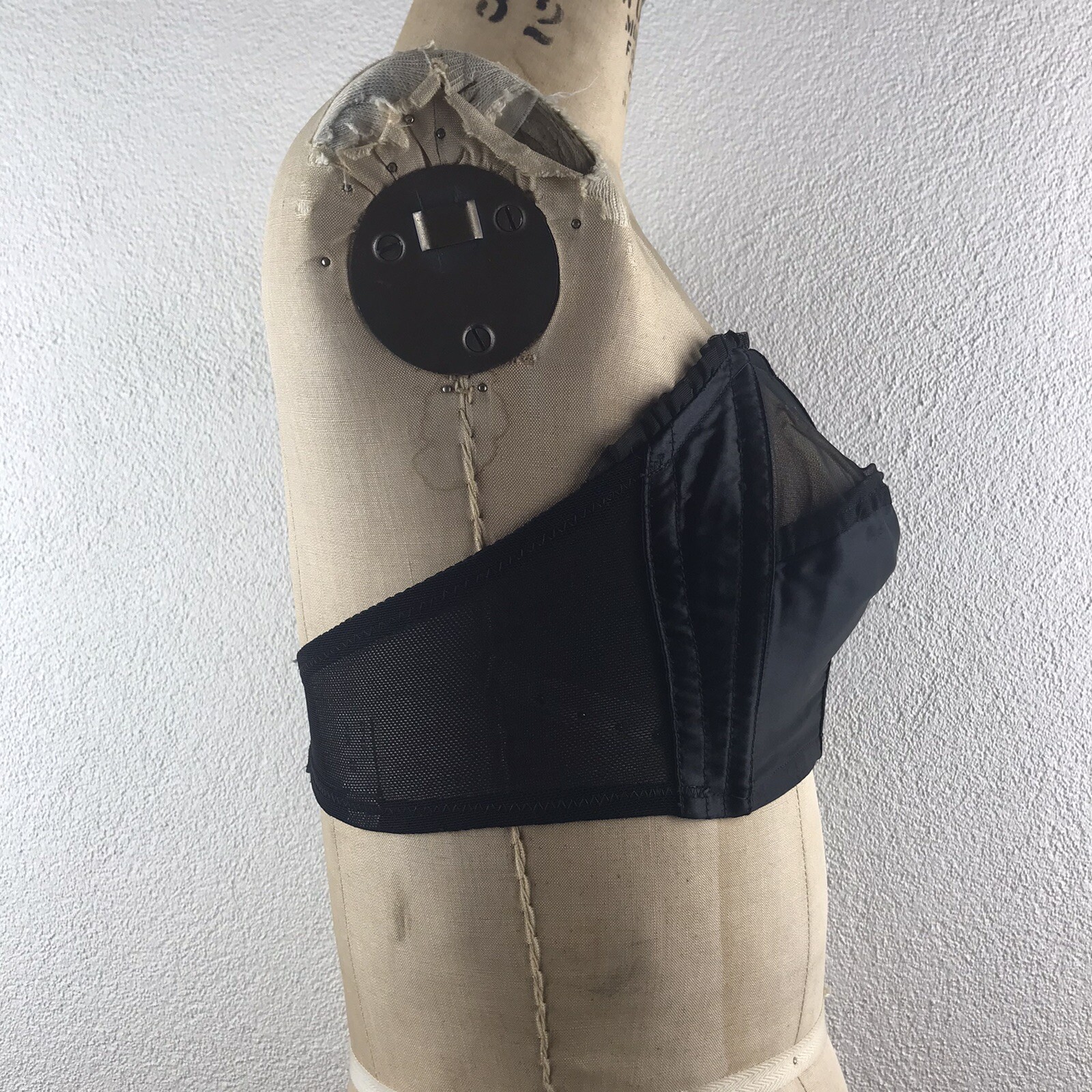 Vintage l 50s 32 RARE Flexees Peekaboo Peaked Mesh Burlesque Pinup Bullet Bra