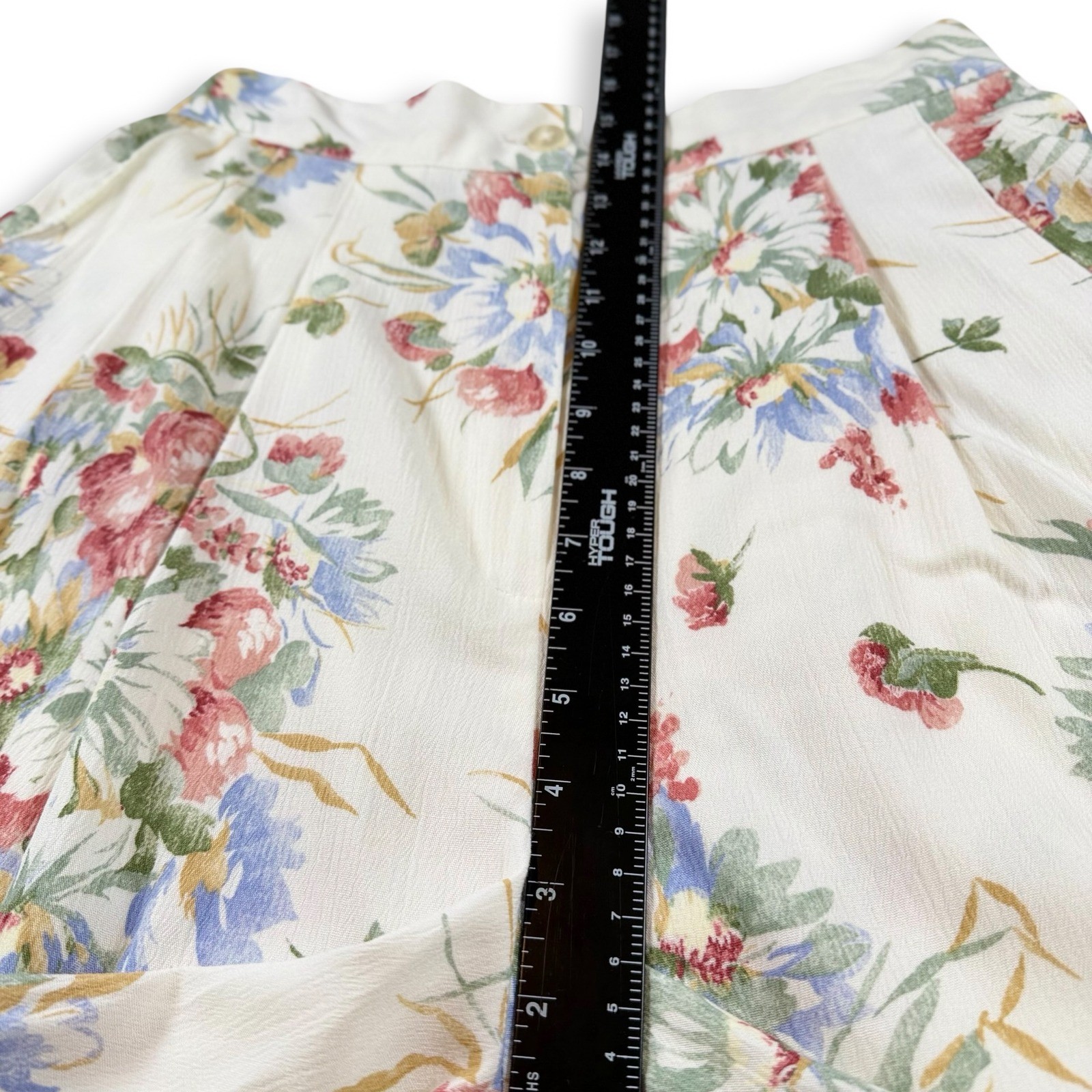 Vintage High Waisted Pleated Floral Shorts Chintz Coastal Grandmother Size 12
