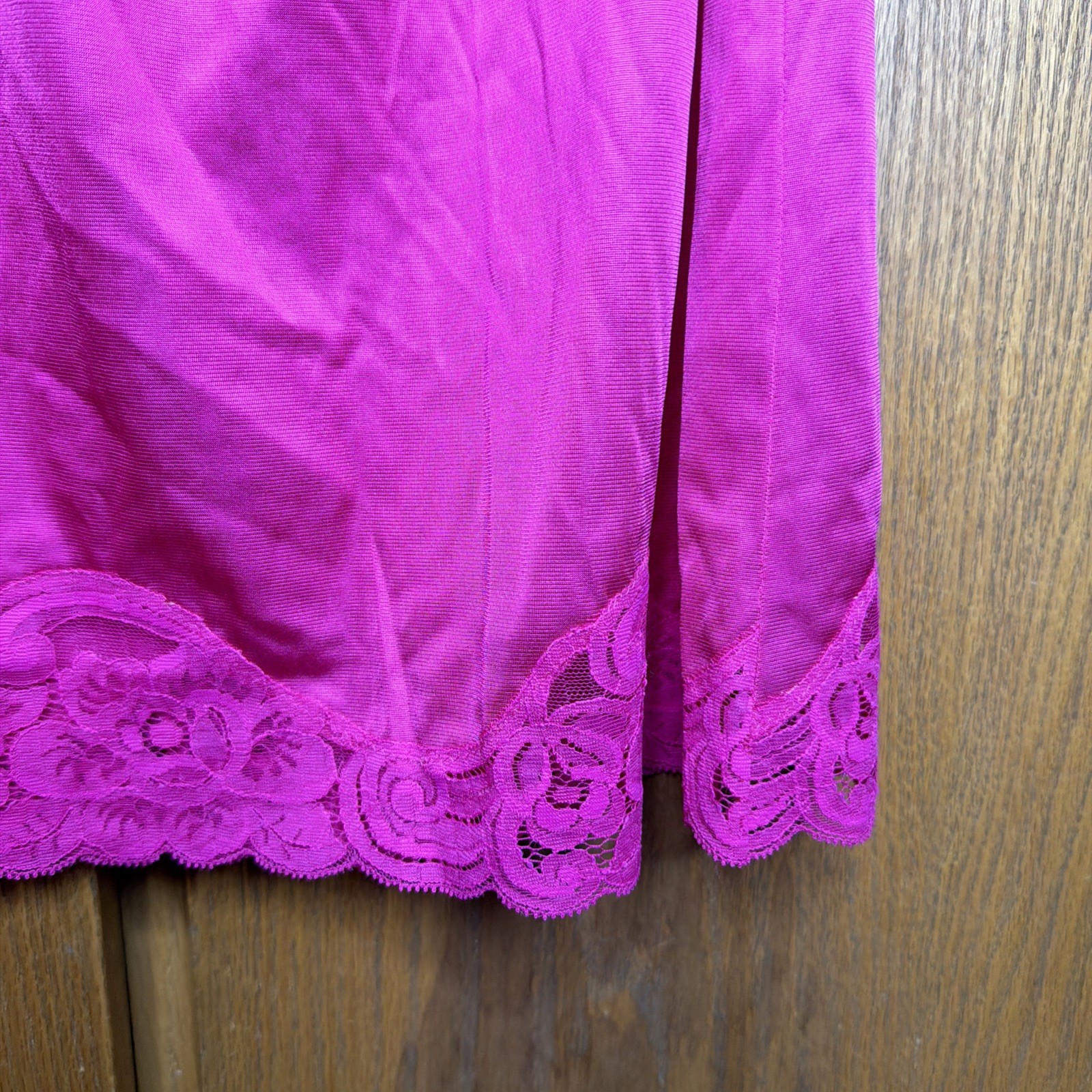 Vintage Vanity Fair Nylon Raspberry Bright Pink Half Slip Satin Lace Small 24”