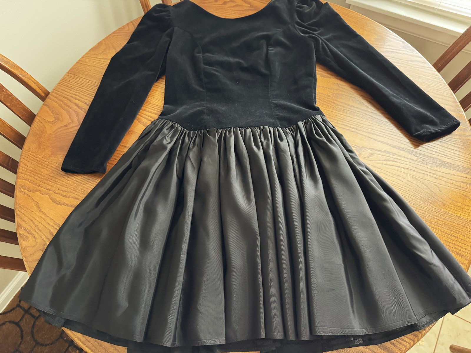Vtg ’90s ARIELLA London Sz L Velvet Fit & Flare Retro Style Black Cocktail Dress