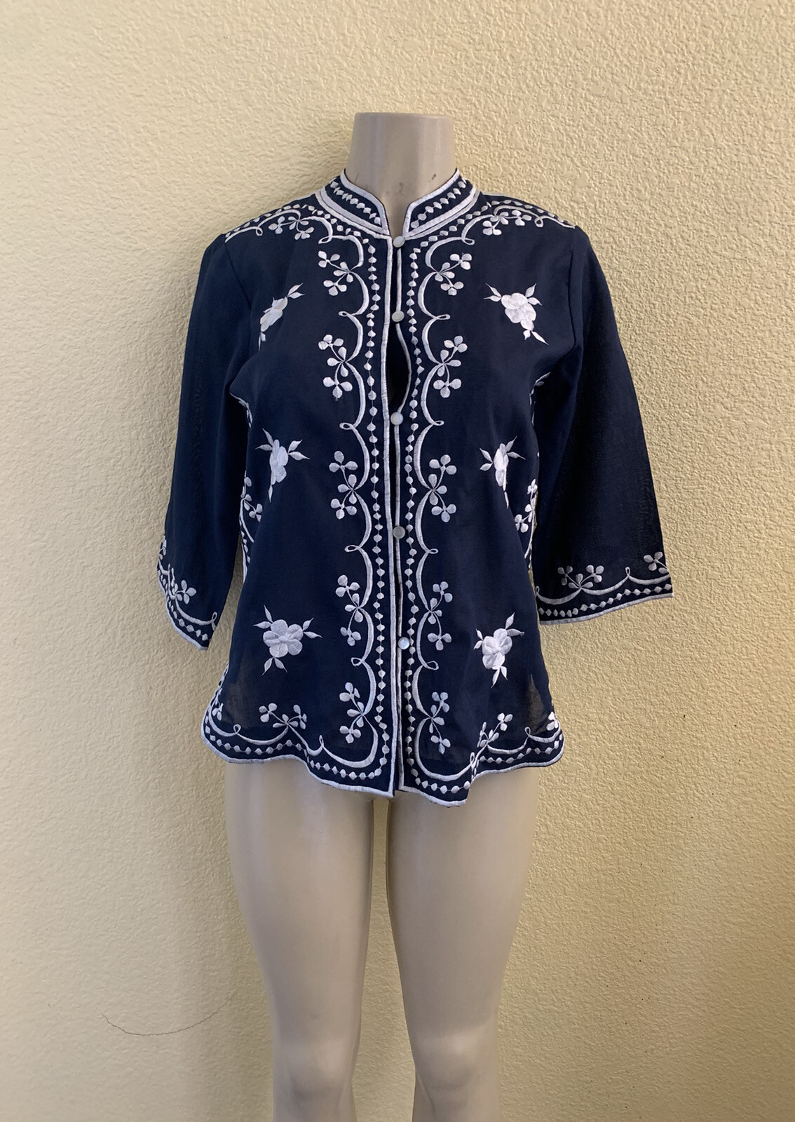 VTG Caro Of Honolulu Size ? Navy Blue & White Embroidered 3/4 Sleeve Tunic Top