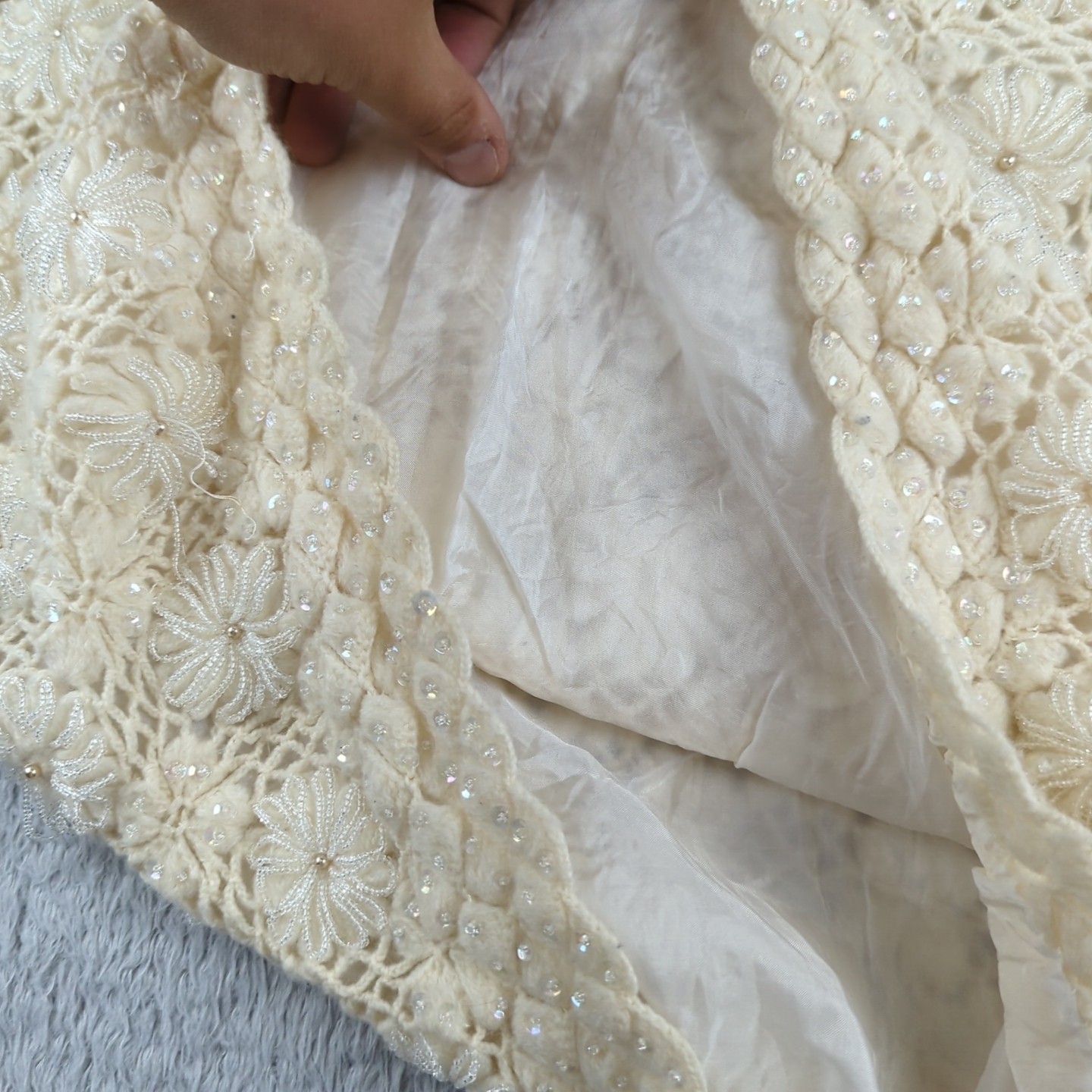 Vintage 1960s Cyn Les Sweater Top Women 40 White Wool Beaded Lined Granny Square