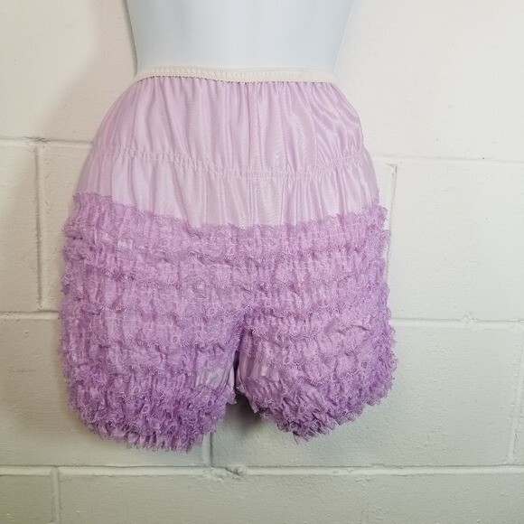 Vtg lilac purple ruffle square dance shorts bloomers pettipants S