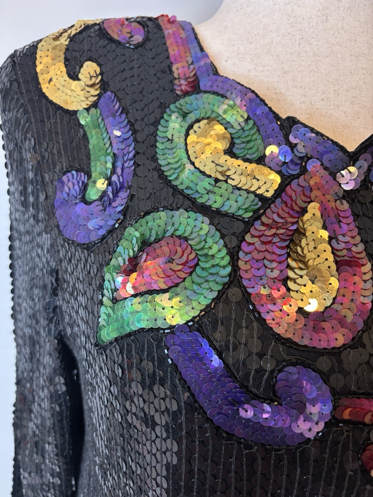 Sweelo Vintage 1980-1990’s Swirl Pattern Sequin Designer Black Silk Lining Top