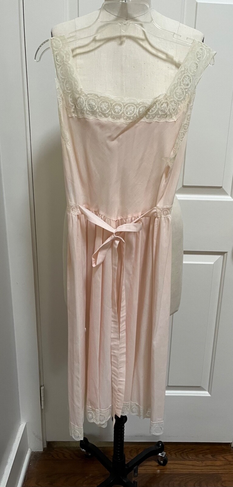 VTG Best & Co Fifth Ave New York Pale Pink W/Lace Slip Nightgown Sz. Small 32