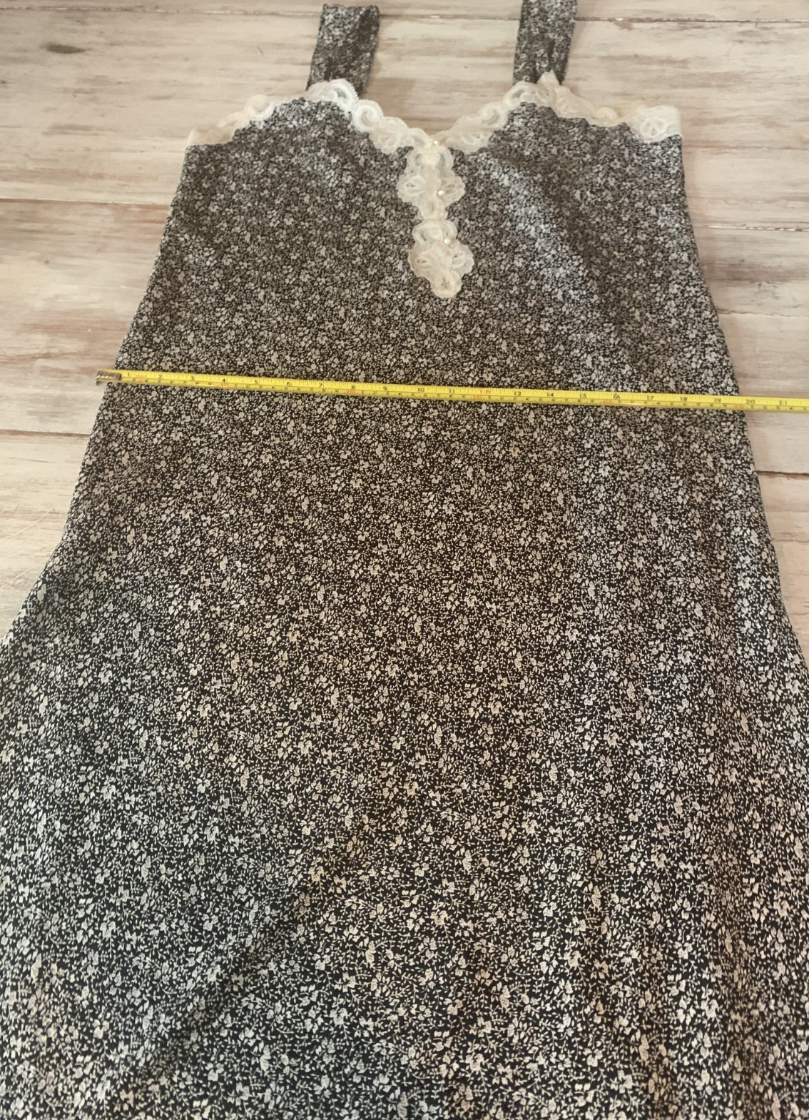 Vtg Black White Floral Print Lace Side Slits Nightgown Faux Pearl Buttons Sz L