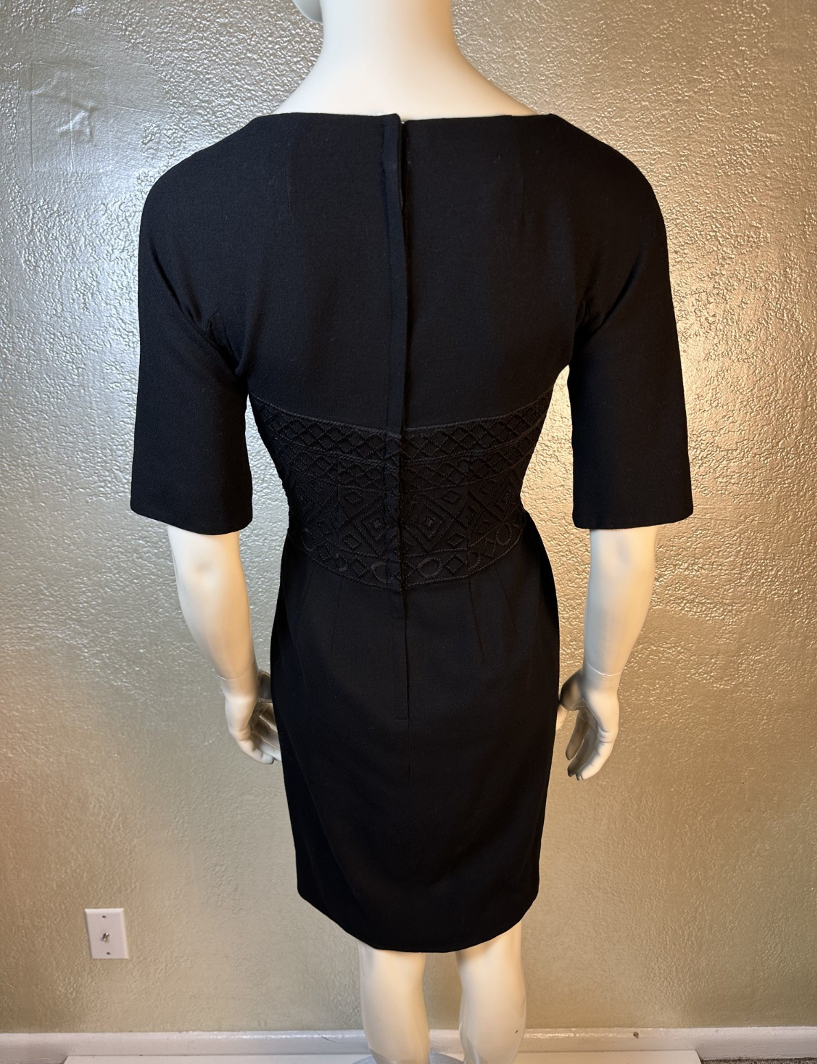 Vintage 1960’s Ladies CARLYE Black Embroidered Wool Short Sleeve Dress SM