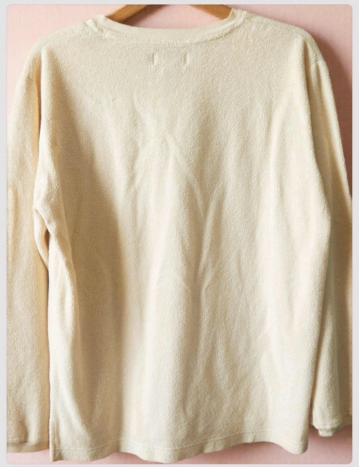 Vintage New York Laundry Cream Long Sleeve V-Neck Sweater. Small