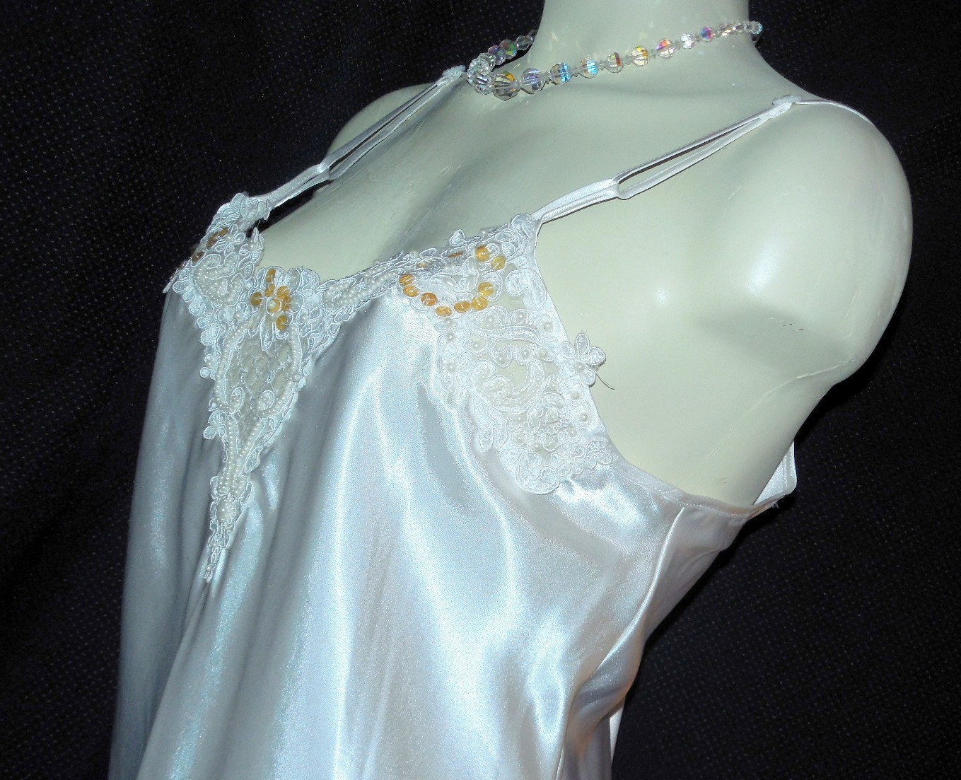 PRISTINE L BUST 38″ ENCHANTING BEADED BRIDAL WHITE PEARLS LIQUID SATIN NIGHTGOWN