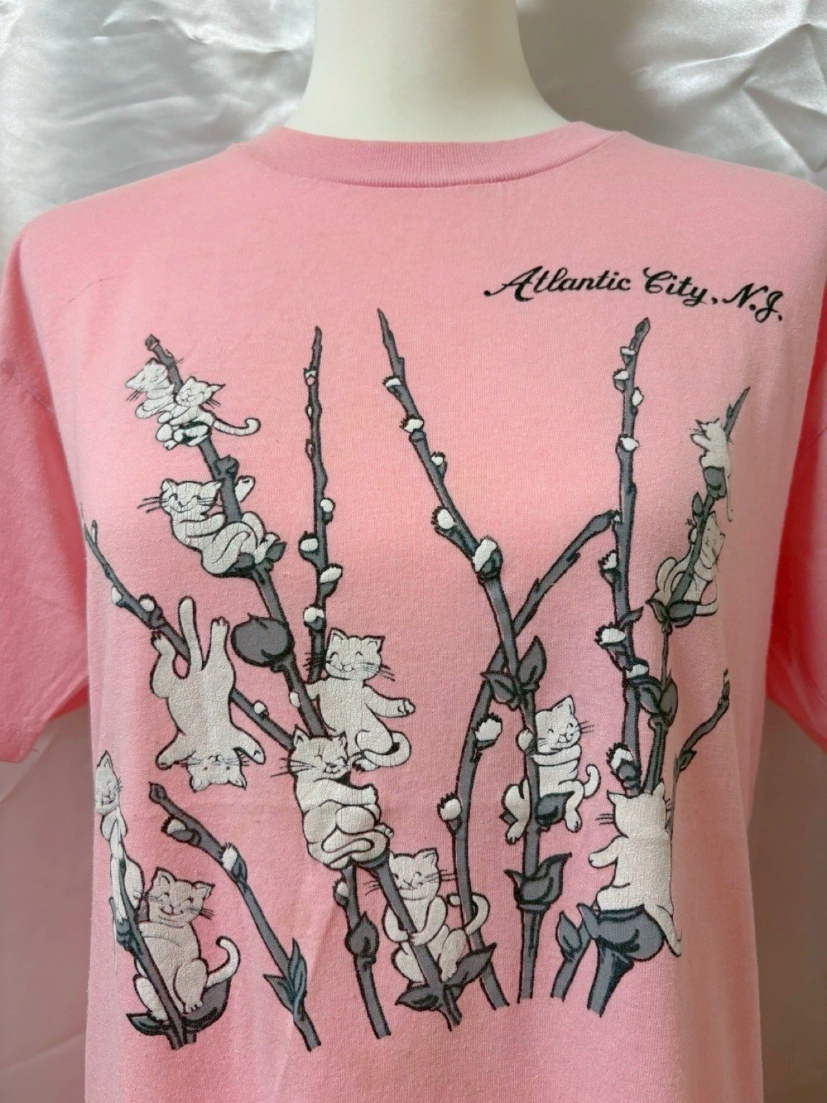 Vintage 1980s Cat Pussy Willow Graphic T shirt Pink Atlantic City NJ Souvenir