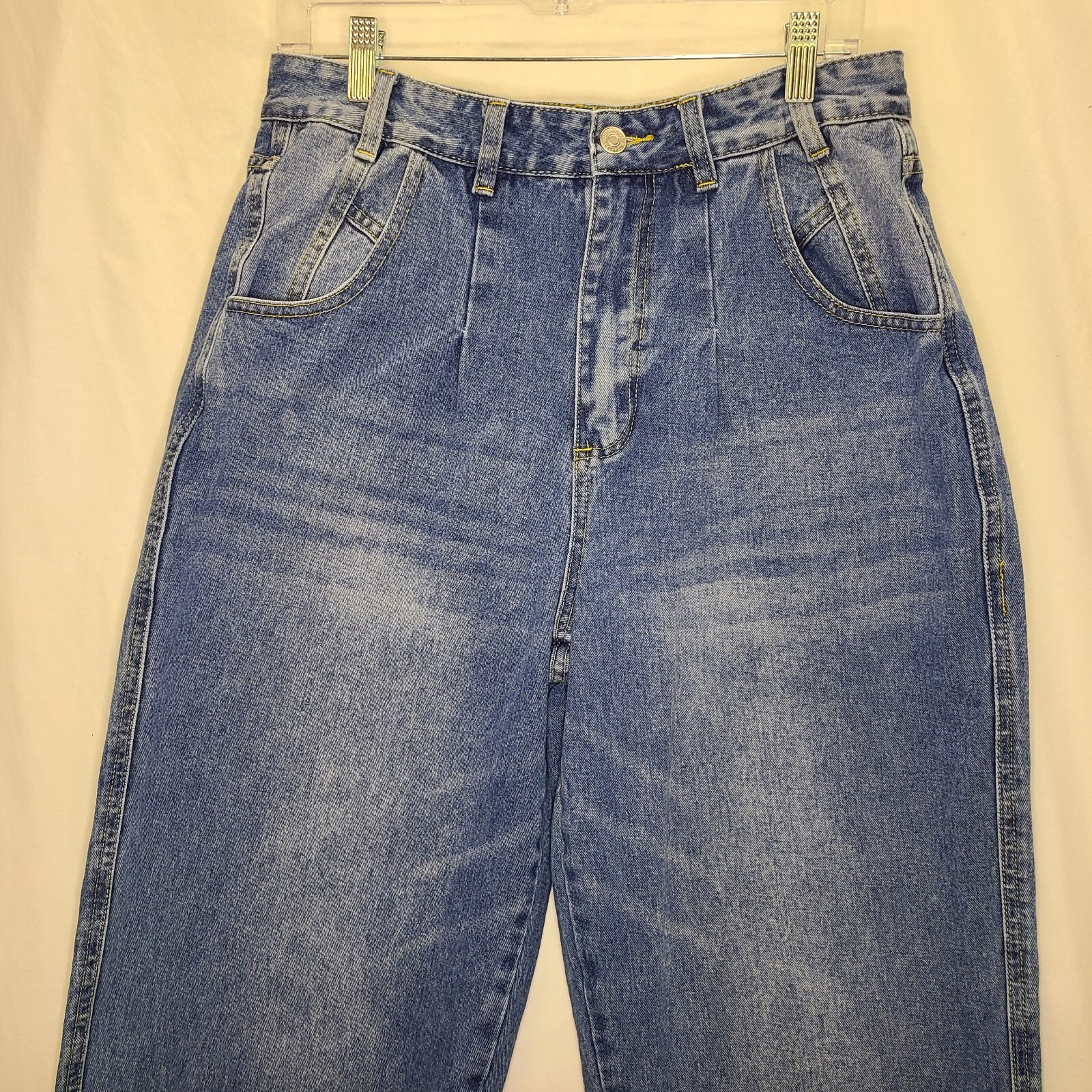 Vtg Mom Jeans Size 31×27 pleated High Rise med wash denim tapered Leg Forever 21