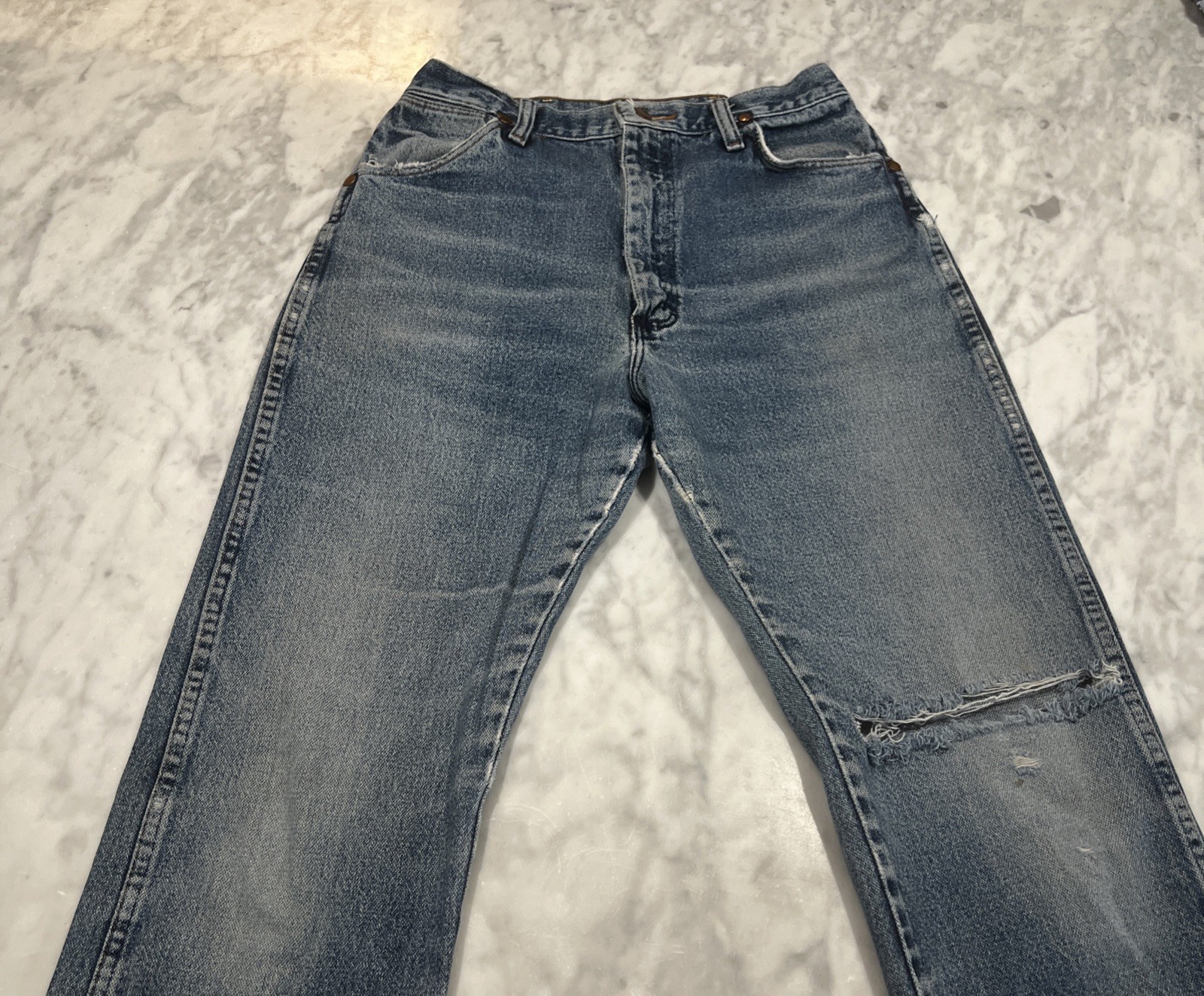 Vintage Wrangler Jeans Women’s 11×36 (28×34) Thrashed Holes Straight Made USA