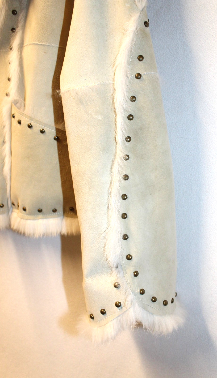 SHERI BODELL CREAM SUEDE LEATHER & FUR JACKET W/ GROMMET STUDS ACCENT ONE BUTTON