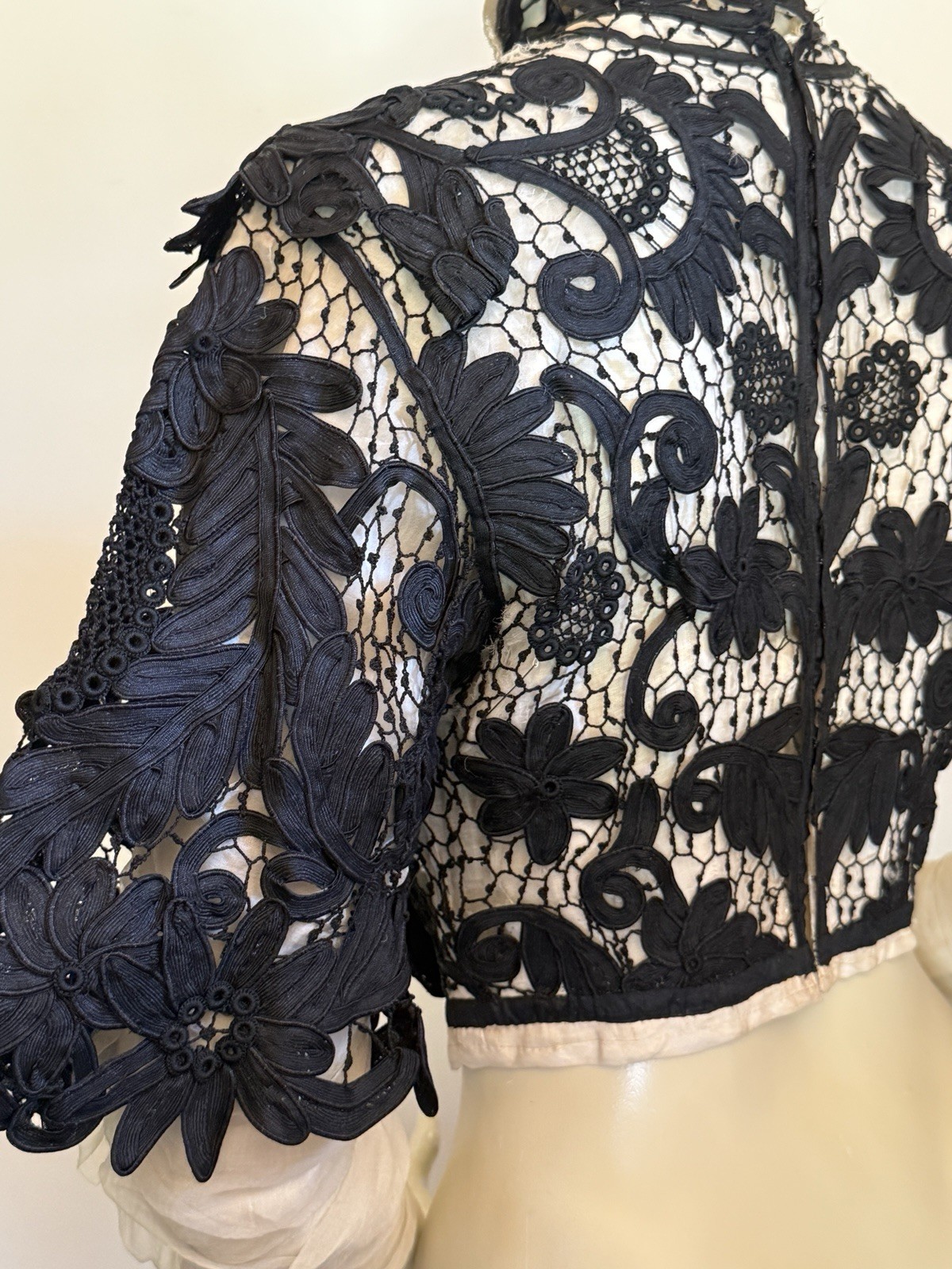 ANTIQUE BELLE EPOQUE GRAPHIC HAND TAPE LACE BODICE BEAUTIFUL DETAILS
