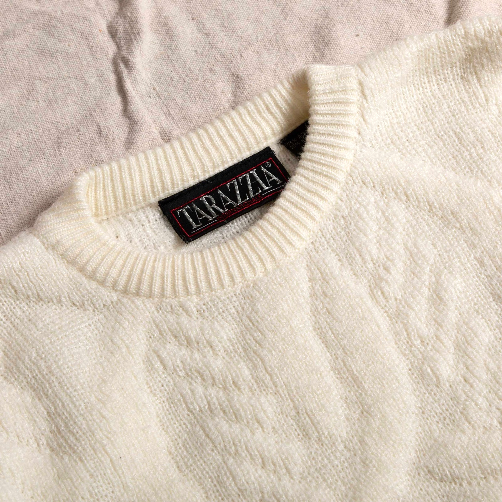 Vintage 80s 90s Tarazzia Internationale Off White Diamond Cable knit Small