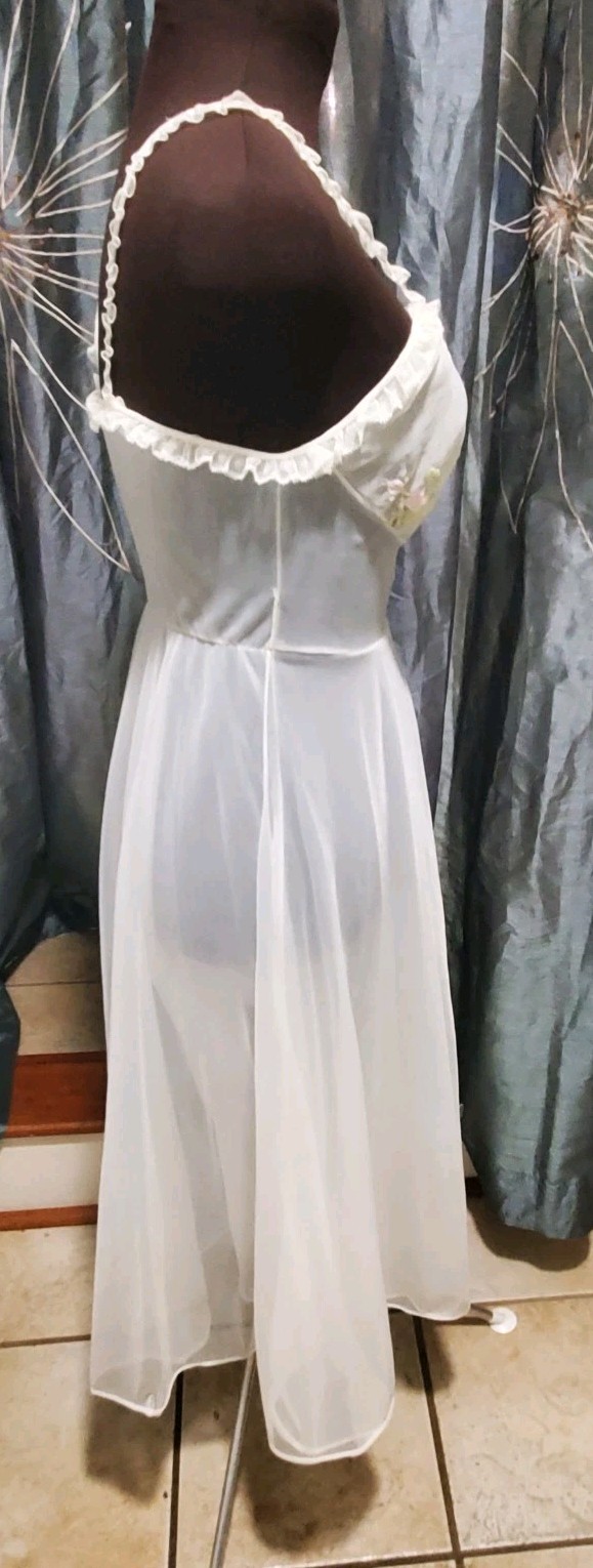 Mid-Century Vintage Lady Leonora 60’s Sheer Lace Nightgown Robe, EUC