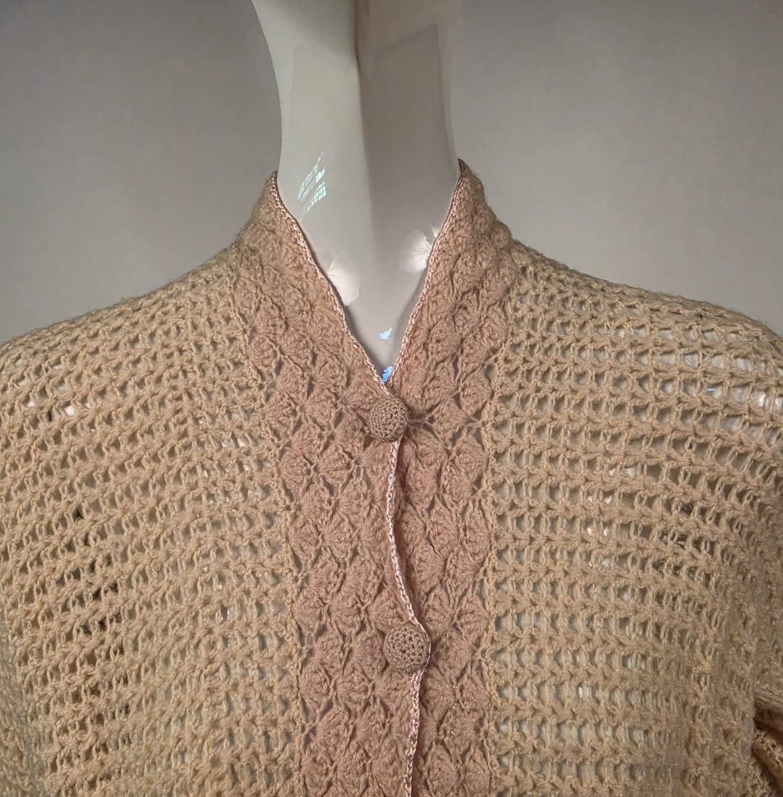 ANTIQUE 1930’S HAND KNIT SWEATER W SILK EMBROIDERED EDGING