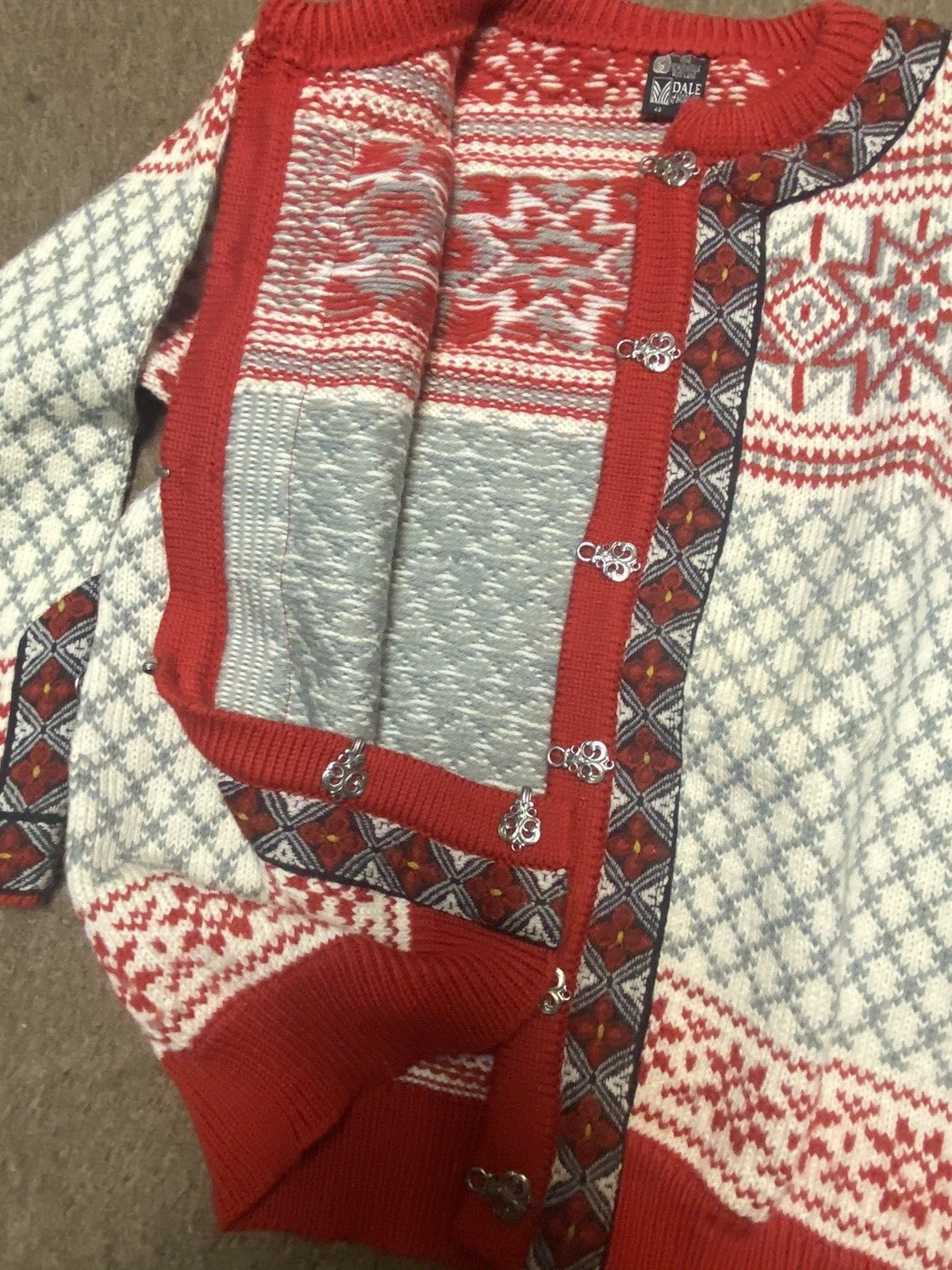 Vintage Dale of Norway Wool Sweater Silver Latch Hook Buttons Size Medium