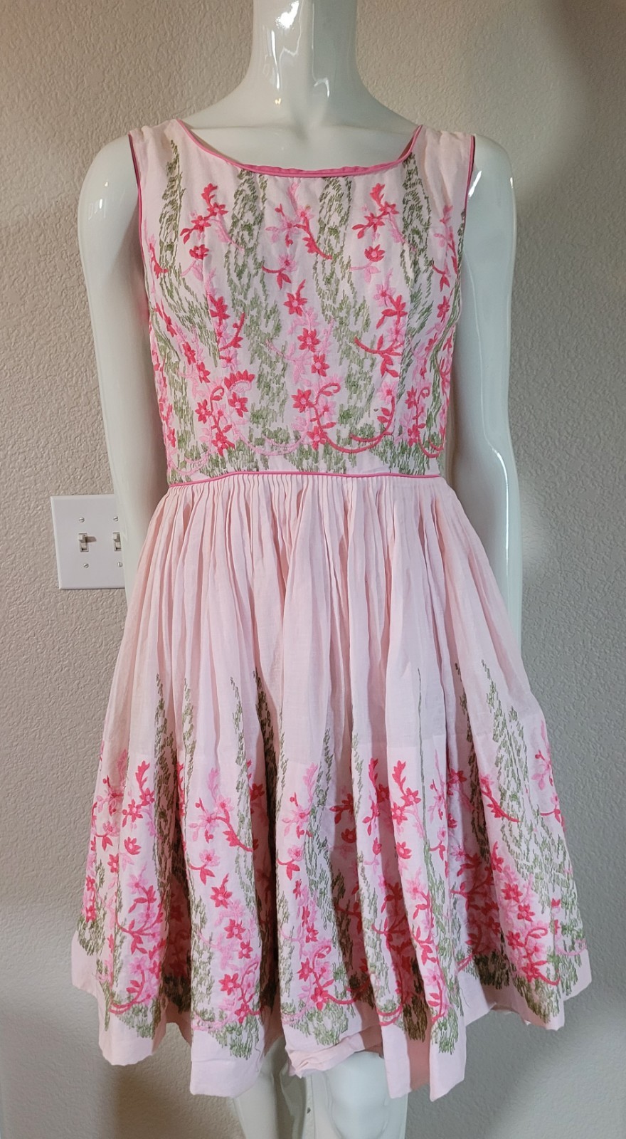 Vintage Handmade Pink Floral Embroidery Dress