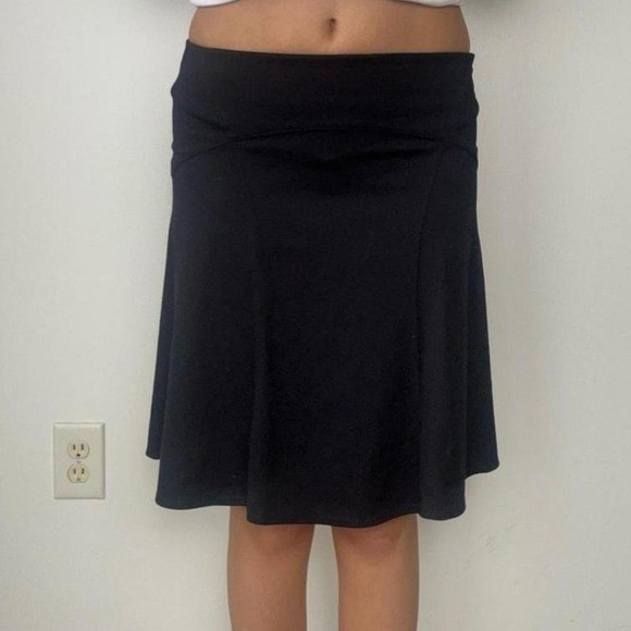 vintage chic low rise black hem midi skirt