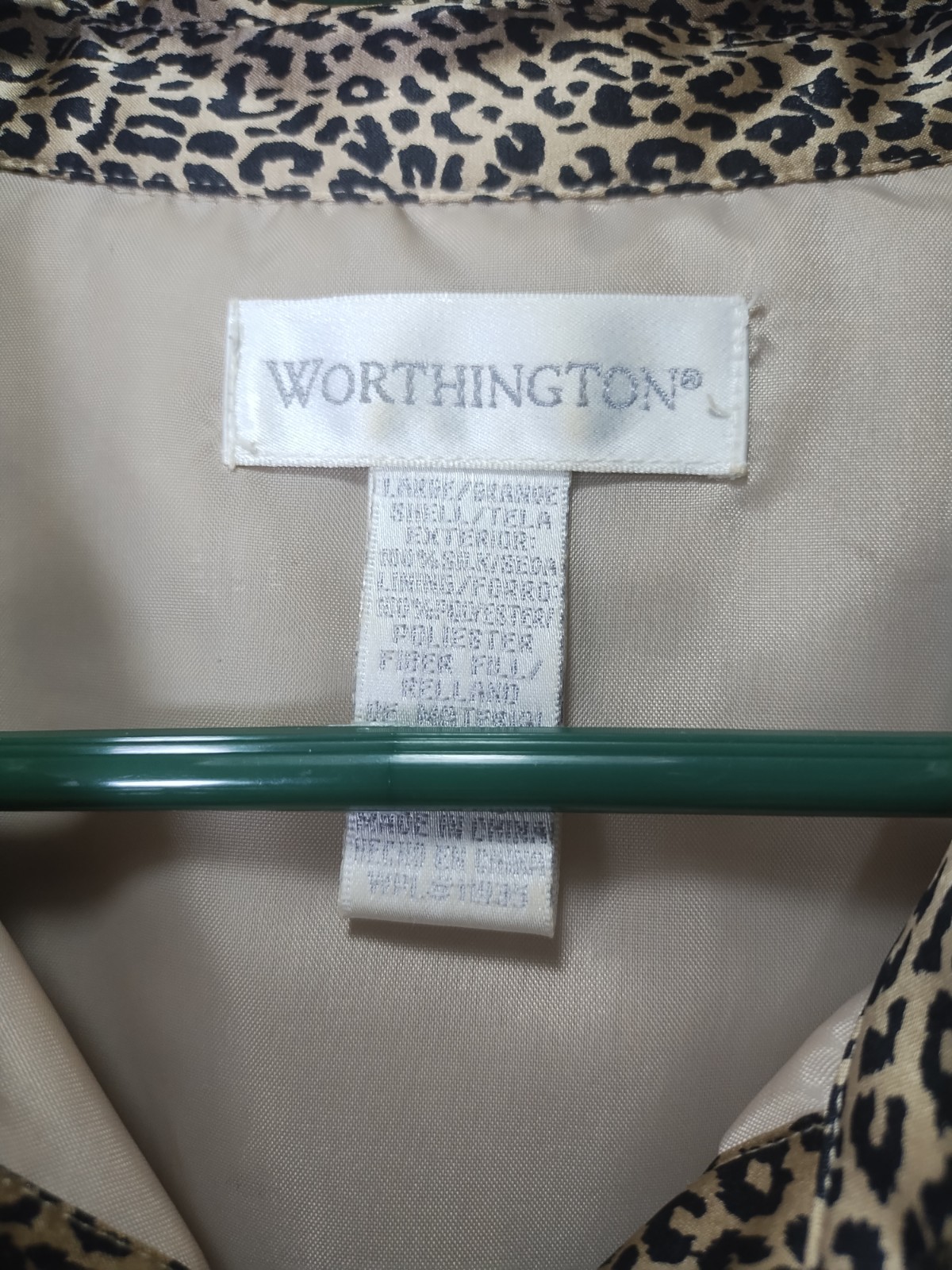 Women’s Shirt L 100% Silk Button Blouse Leopard Cheetah Animal Print