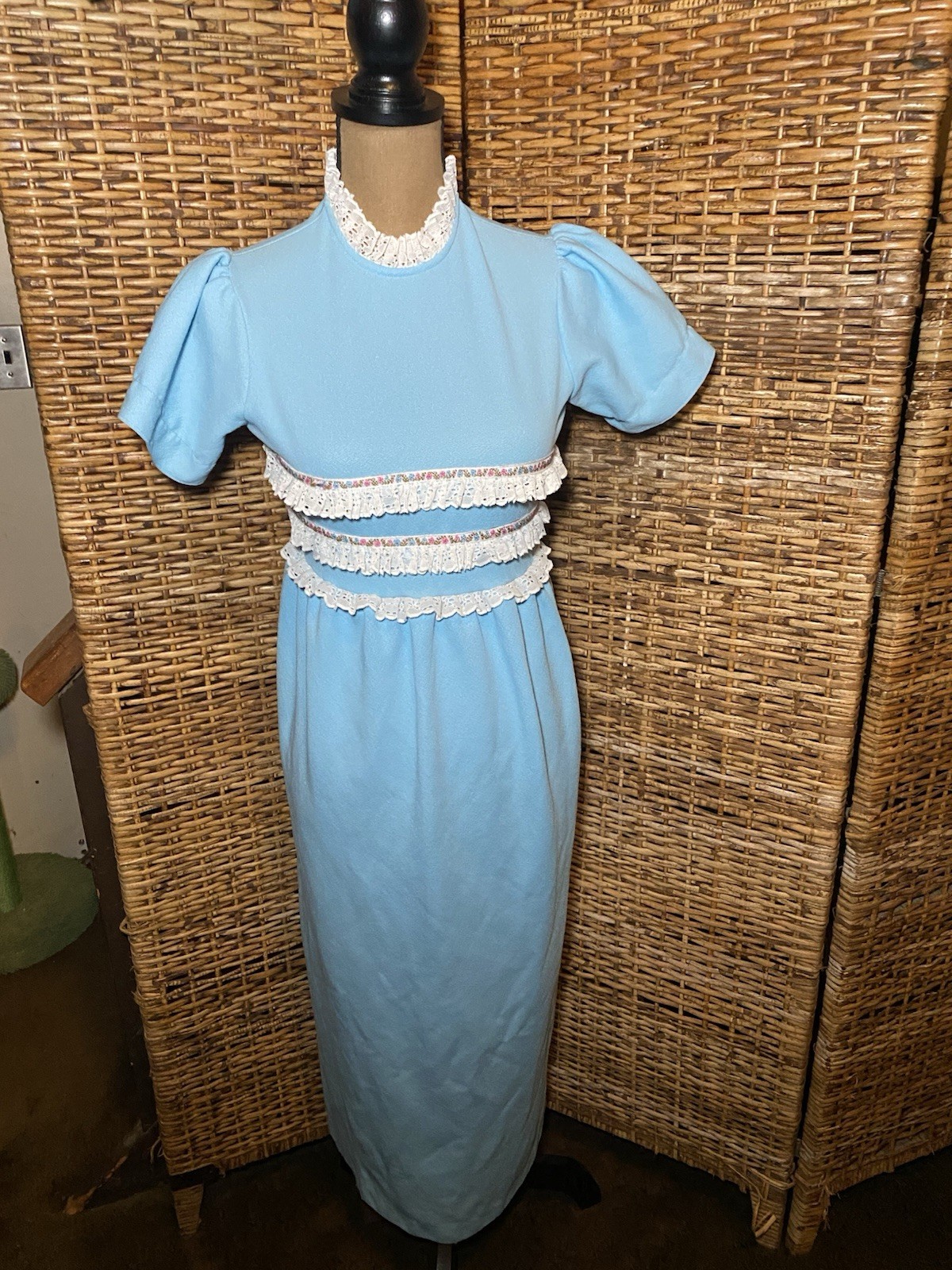 Vintage 70s Lace And Polyester Blend Dress Measurements In Details