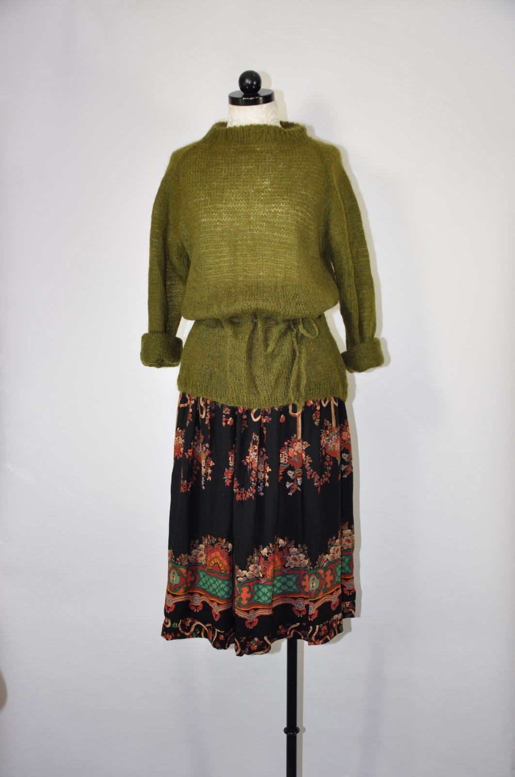 80s Vintage Black Autumn Brown Rayon Floral Garland Full Midi Skirt Women M L
