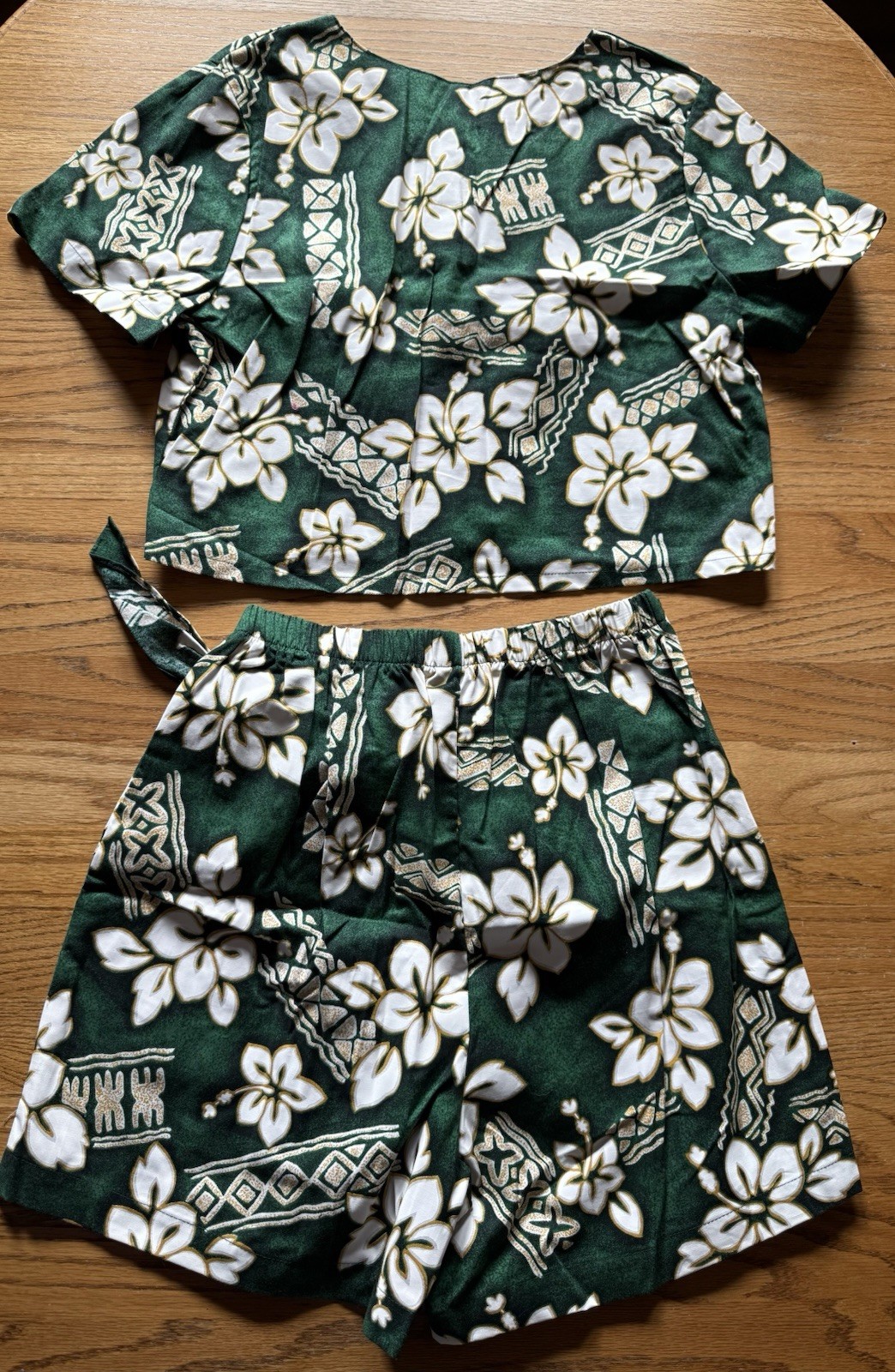 Vintage KARYL KAYE Hawaiian Two Piece Outfit Top Shorts with Sarong Tie Large
