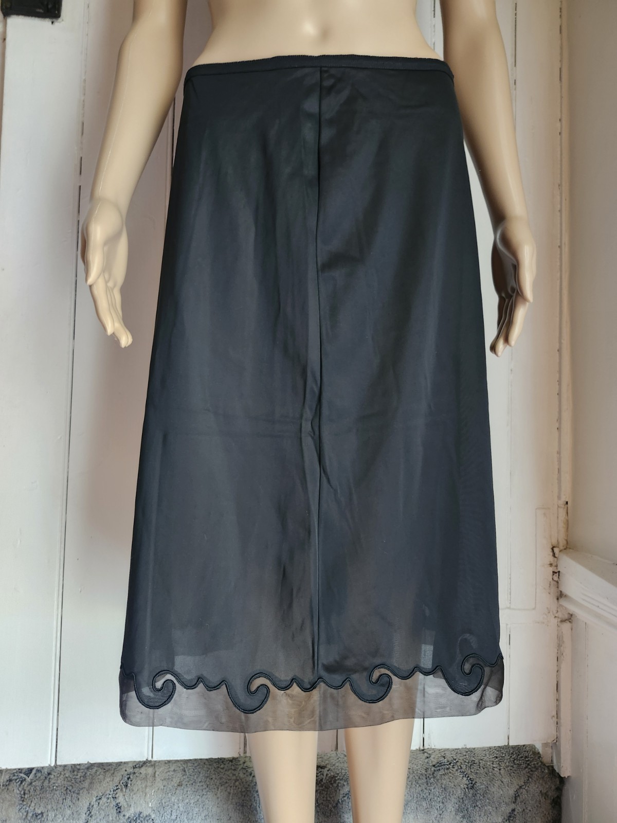 Rare Vintage 1950s Yolande Half Slip Nylon Black Swirl Lace Hem Pillow Tab Sz M