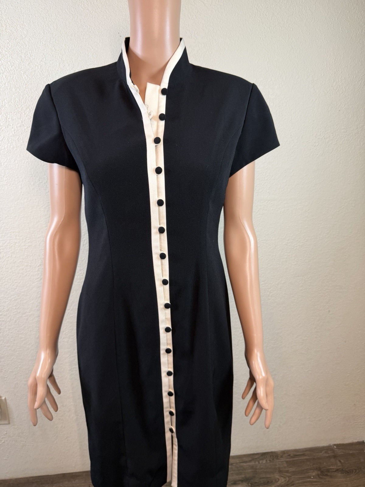Vintage Women’s Evan Picone Button Down Sheath Dress Size 4