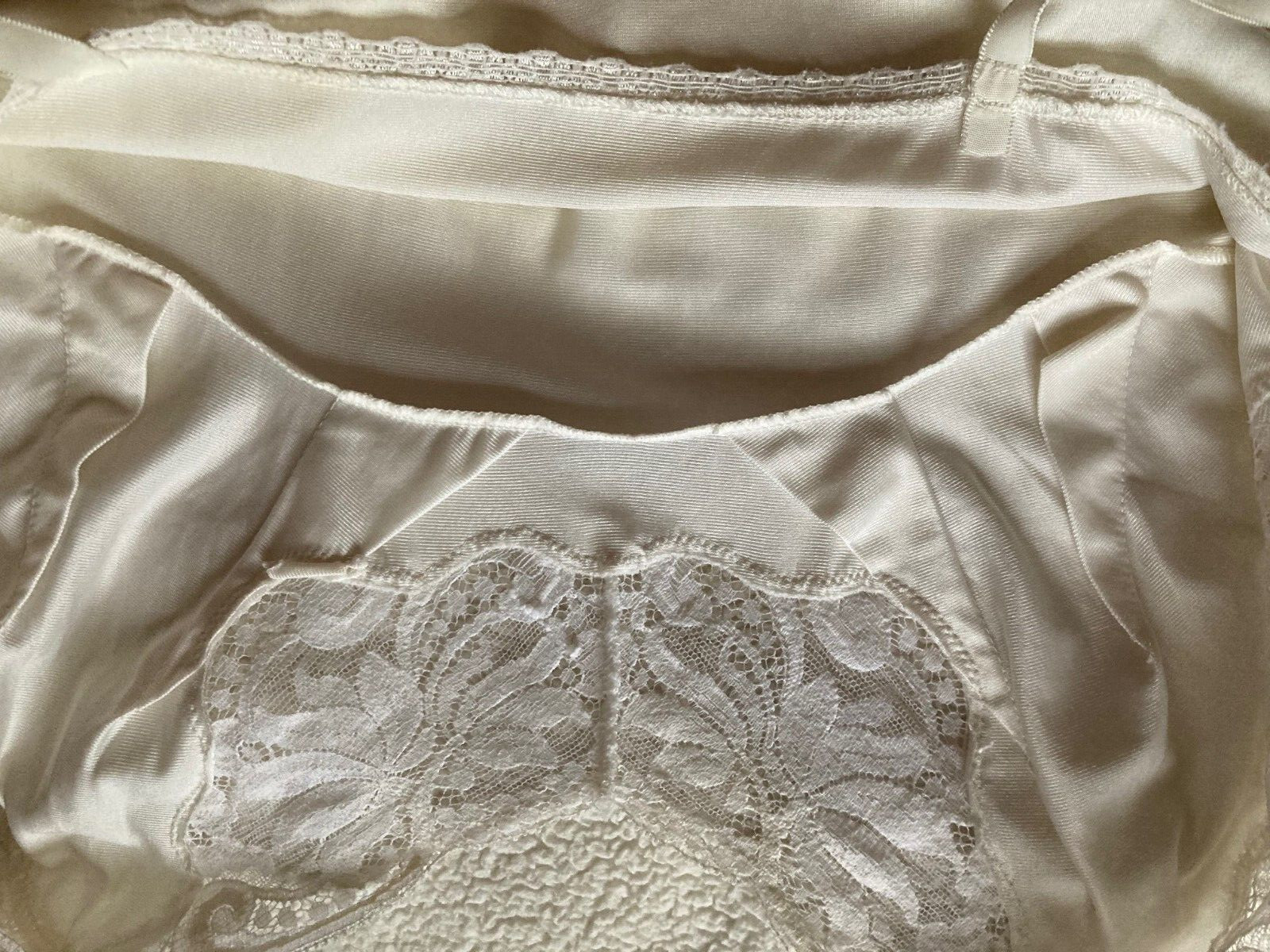 Wonder Maid Non-Cling White Full Slip w/Bodice&Hem Lace Size 34 T (Style 2996)