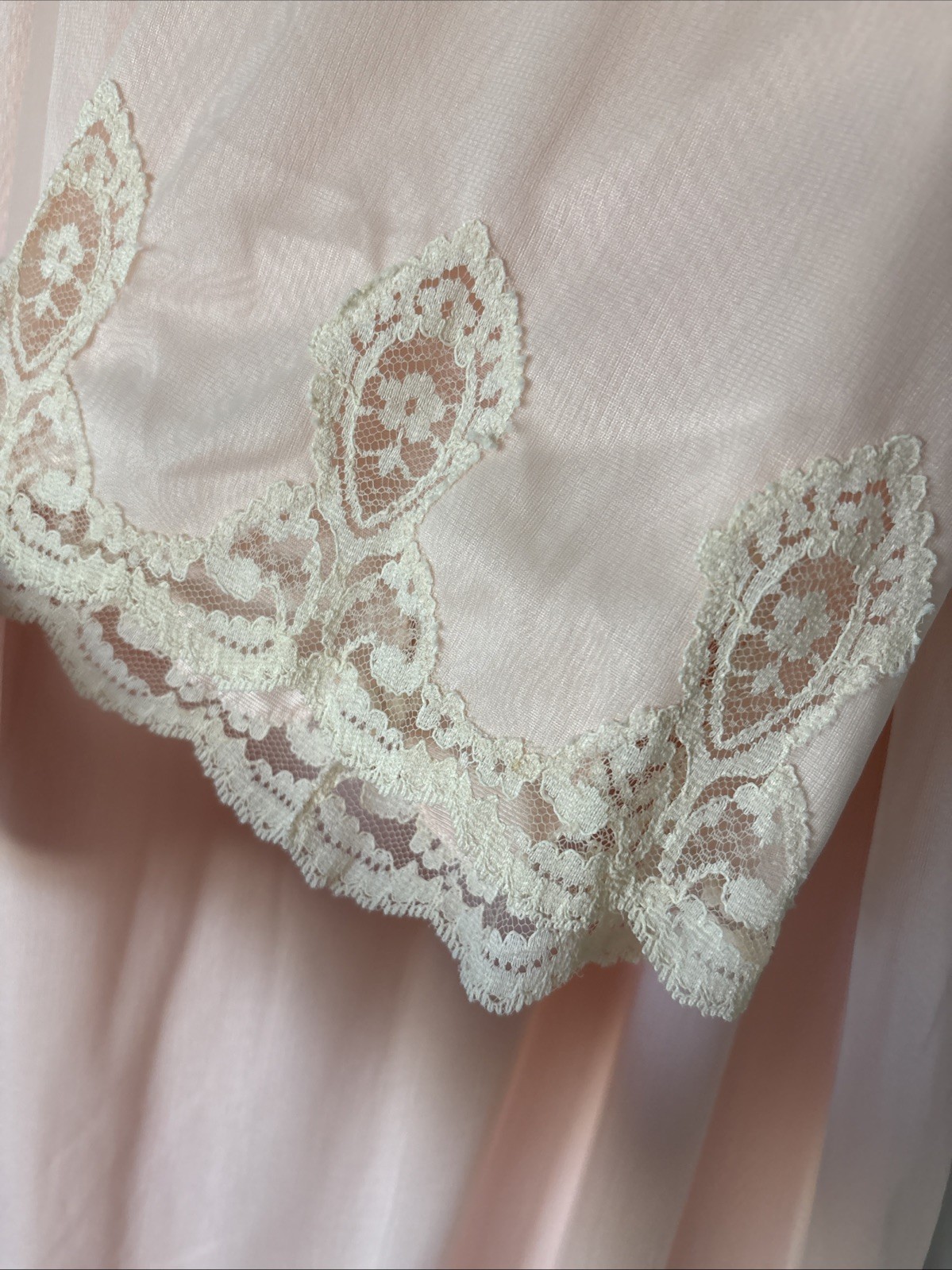 Vtg Pink Blush Evening Gown Lingerie Bridal Boutique Ivory rose Lace Detail