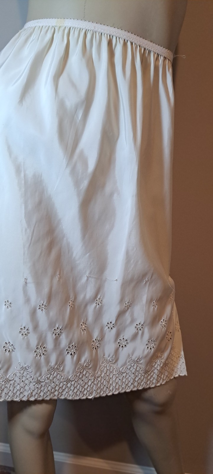 60s Vtg Xs S Taffeta Poly Nylon Blend White Half Slip Eyelet Embroidered Lace