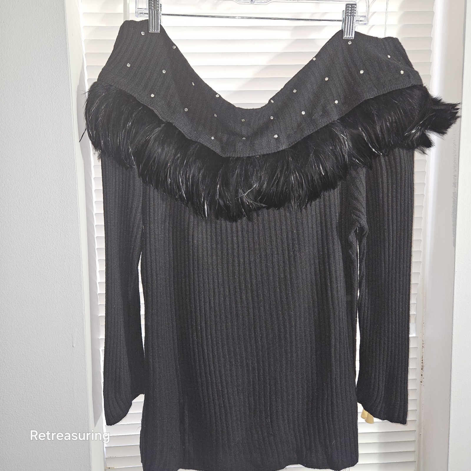 Vintage (1980s/90s) ParisLine XL Black Off-shoulders Detachable Feathers