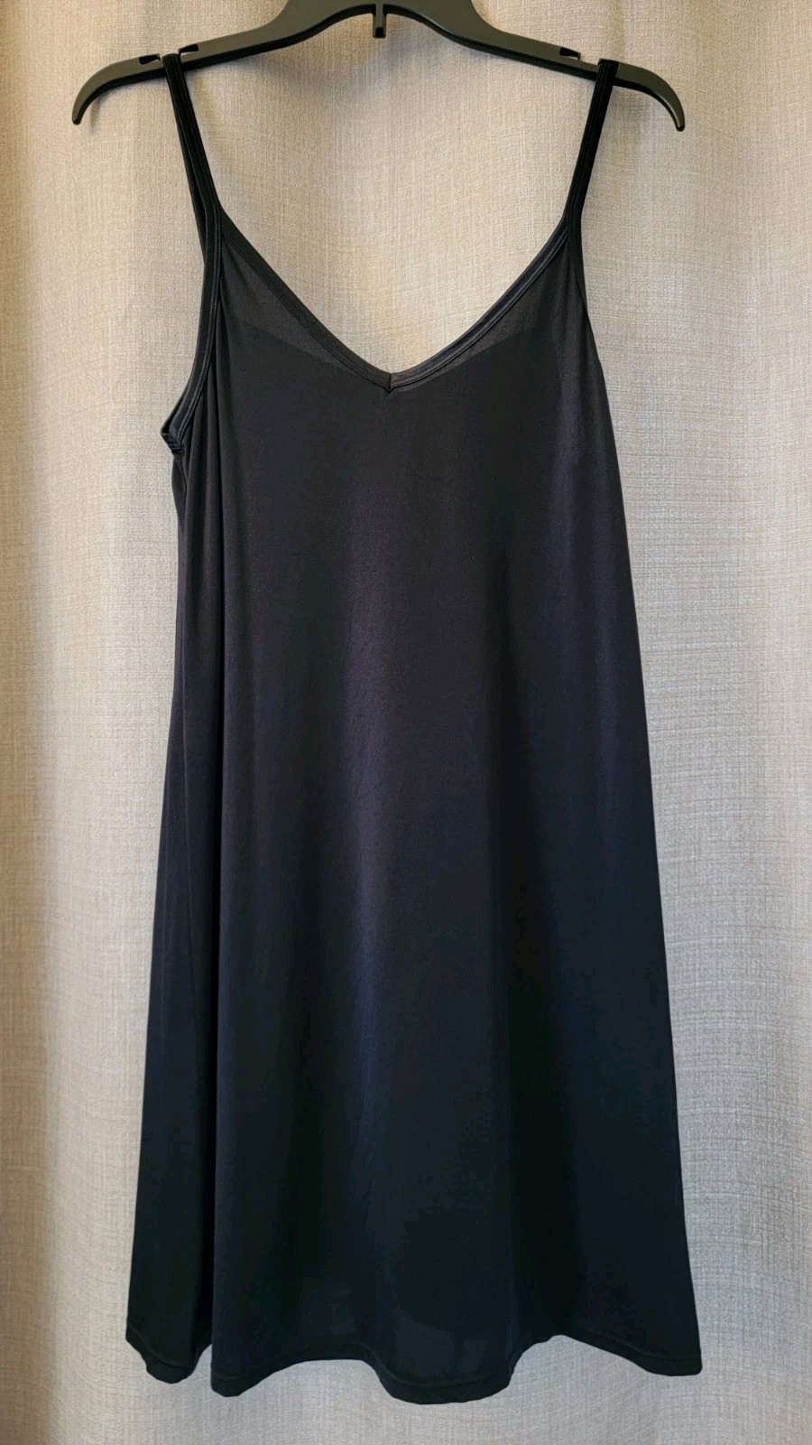 Vanity Fair Black Full Slip V-Neck Stretch Satin Trim & Straps Size 18 36/42