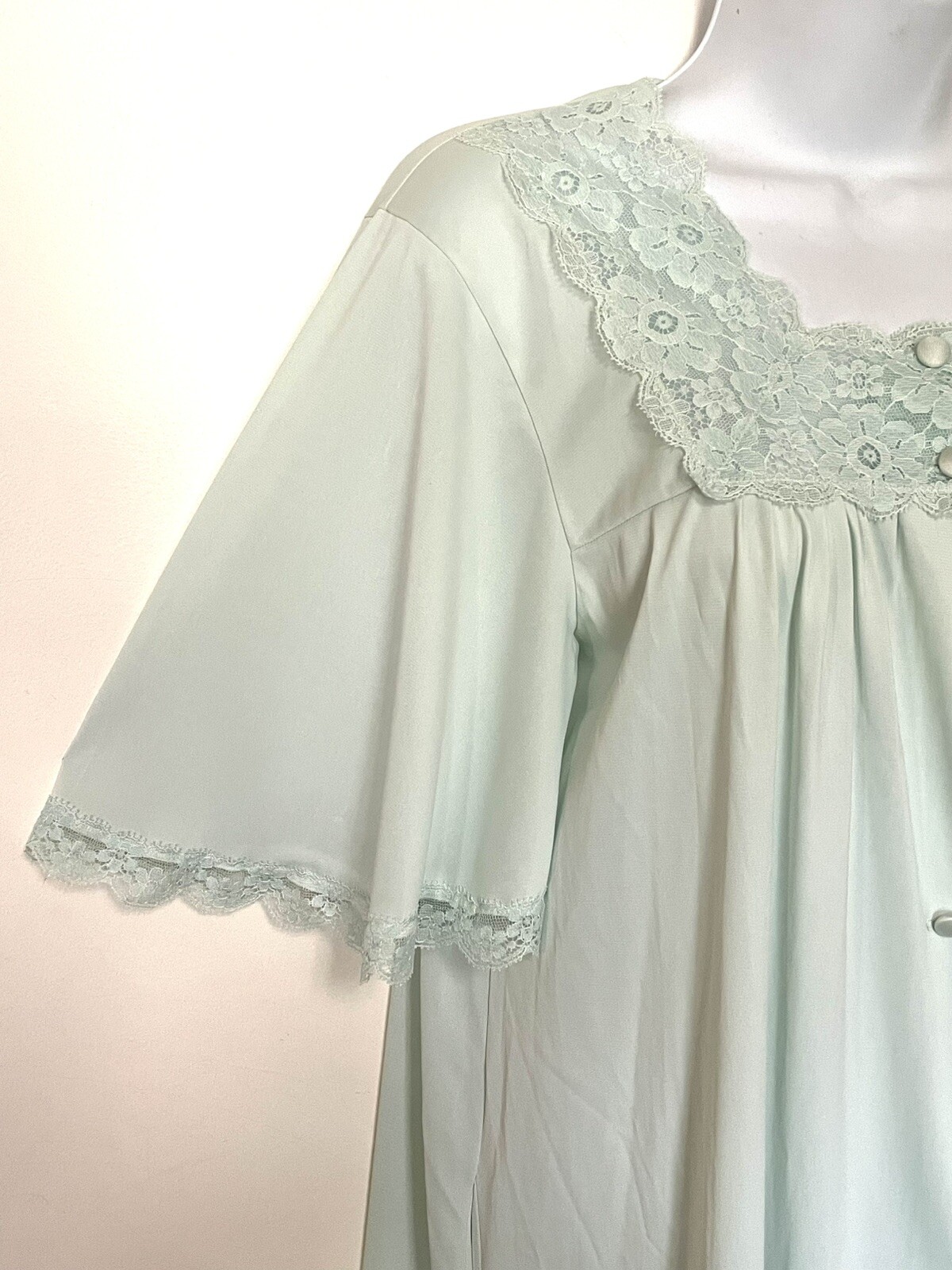 Vintage Lorraine Robe Dressing Gown Small Short Sleeve Button Front w/ Pocket