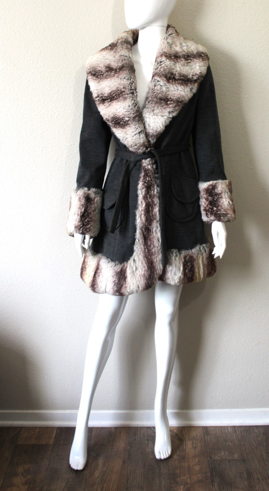 AMAZING VINTAGE 60’S 70’S LILLI ANN GRAY KNIT COAT HUGE CHINCHILLA FUR COLLAR