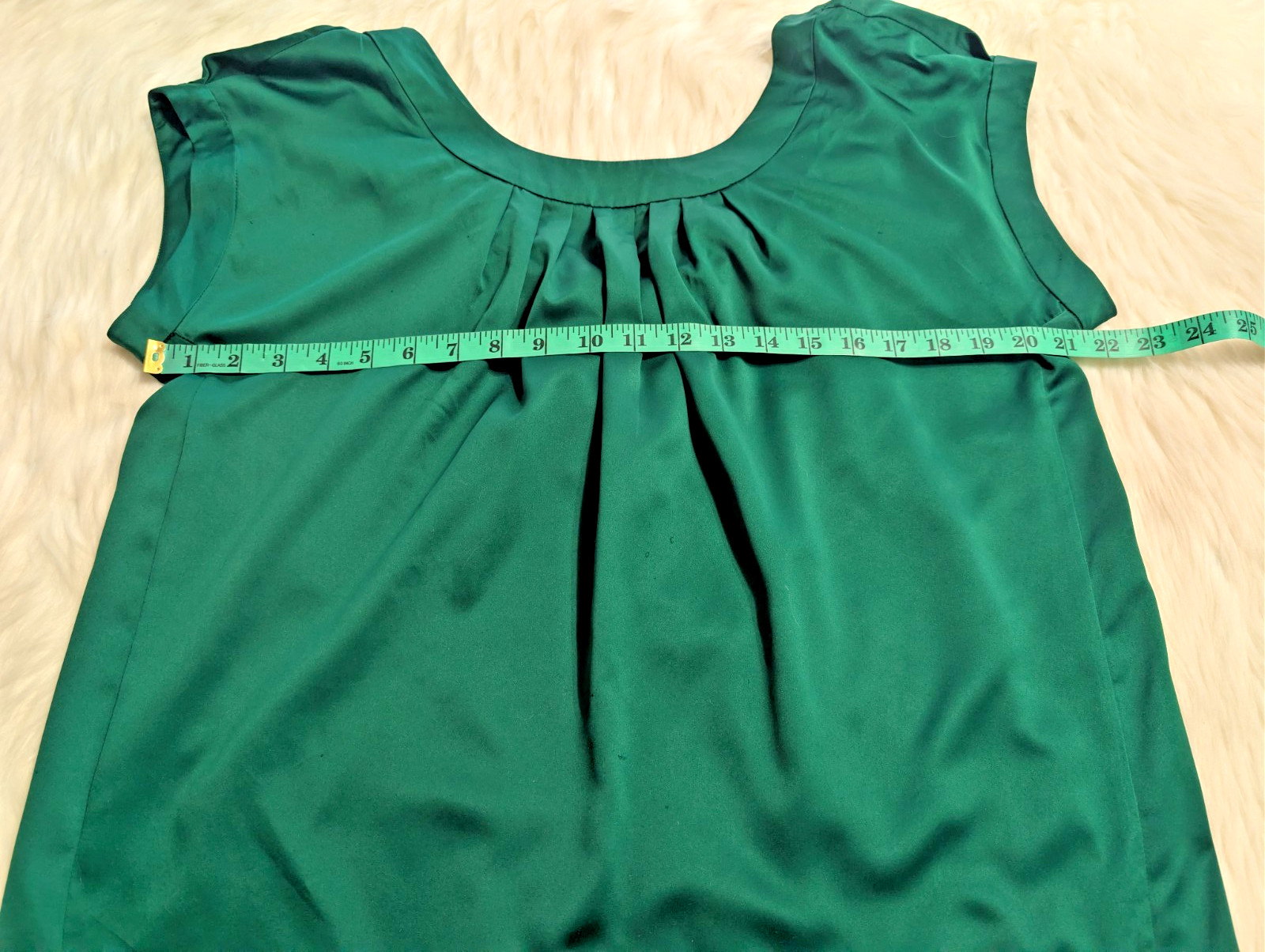 Banana Republic Top Blouse Shirt Large Emerald Green Satin Cap Sleeve Tie Bow